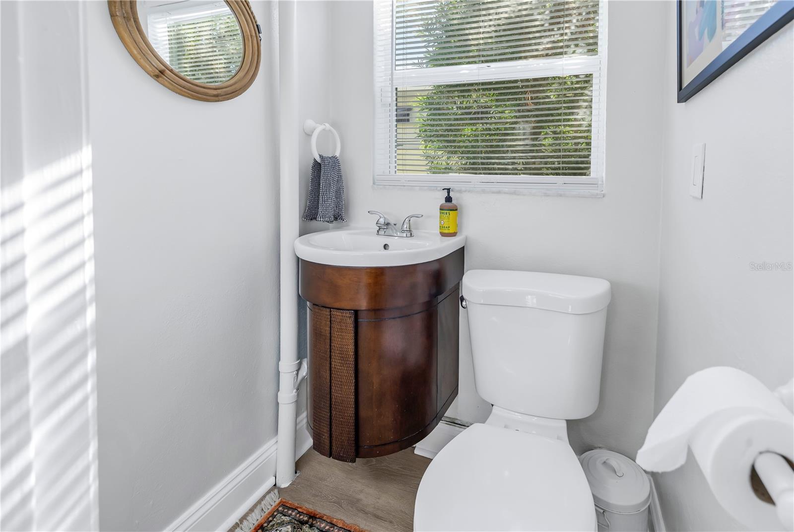 Listing photo id 8 for 140 31st Avenue N