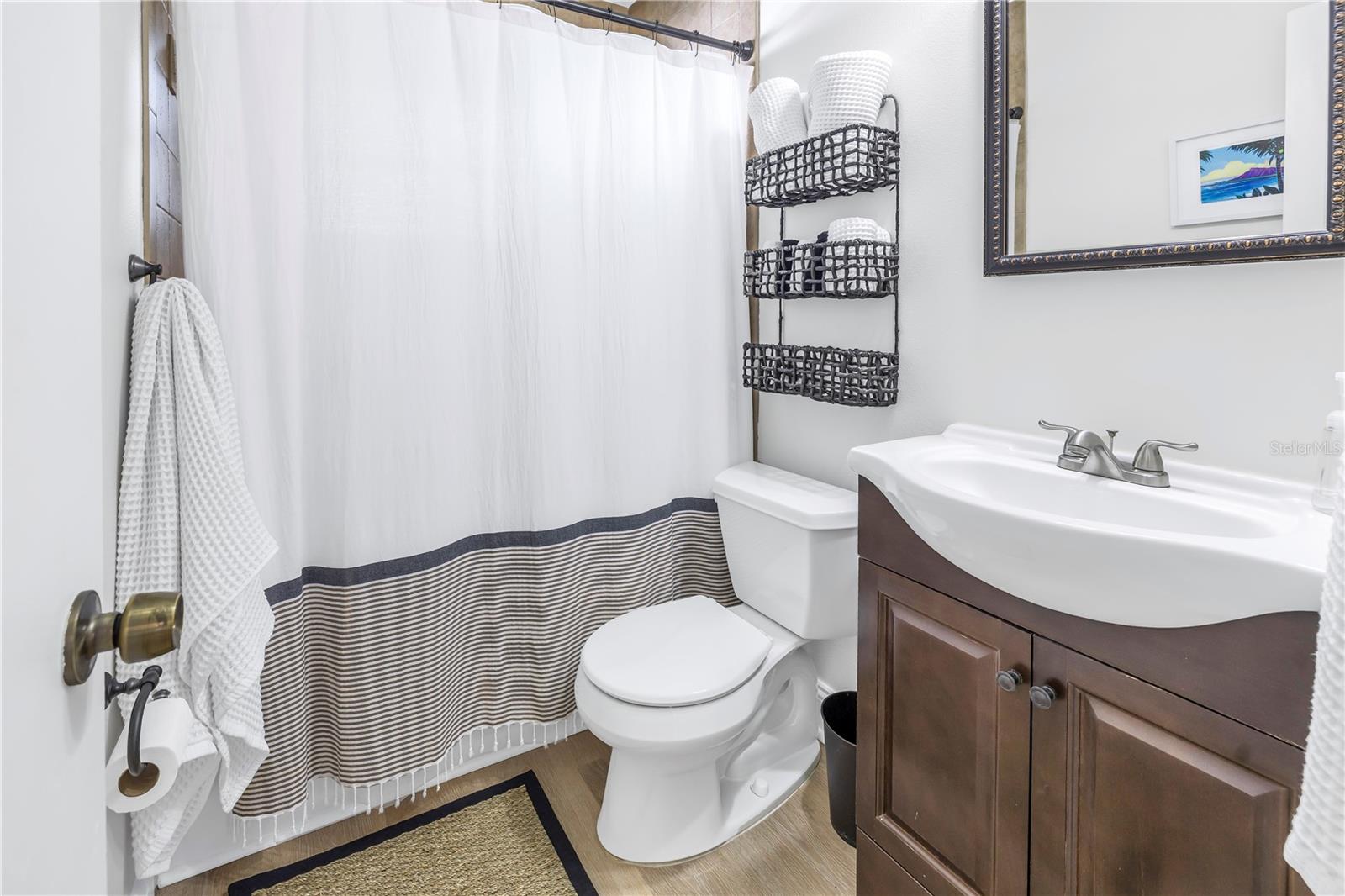 Listing photo id 10 for 140 31st Avenue N