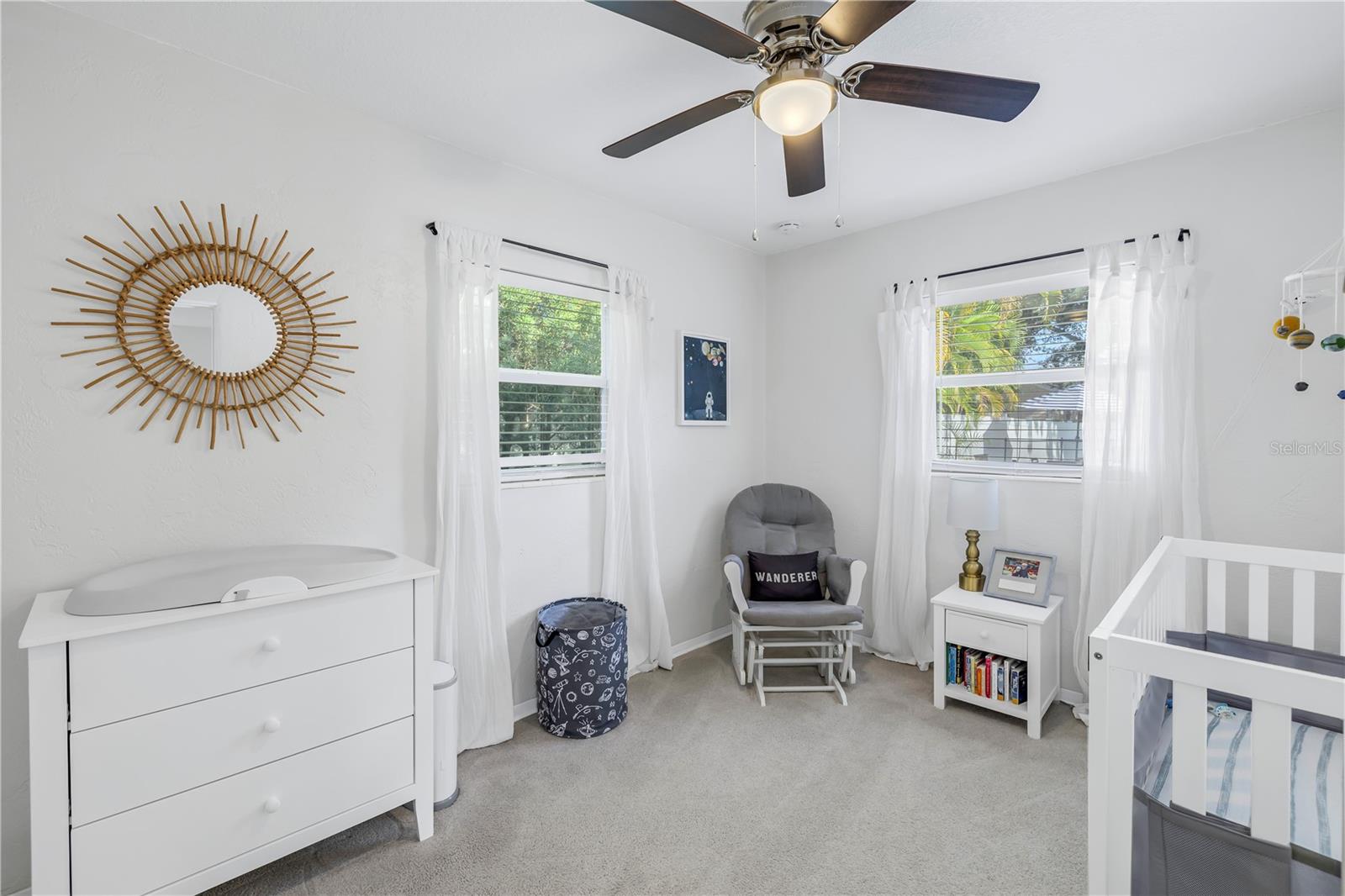 Listing photo id 11 for 140 31st Avenue N