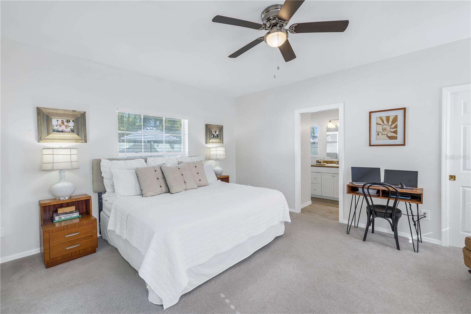 Listing photo id 13 for 140 31st Avenue N