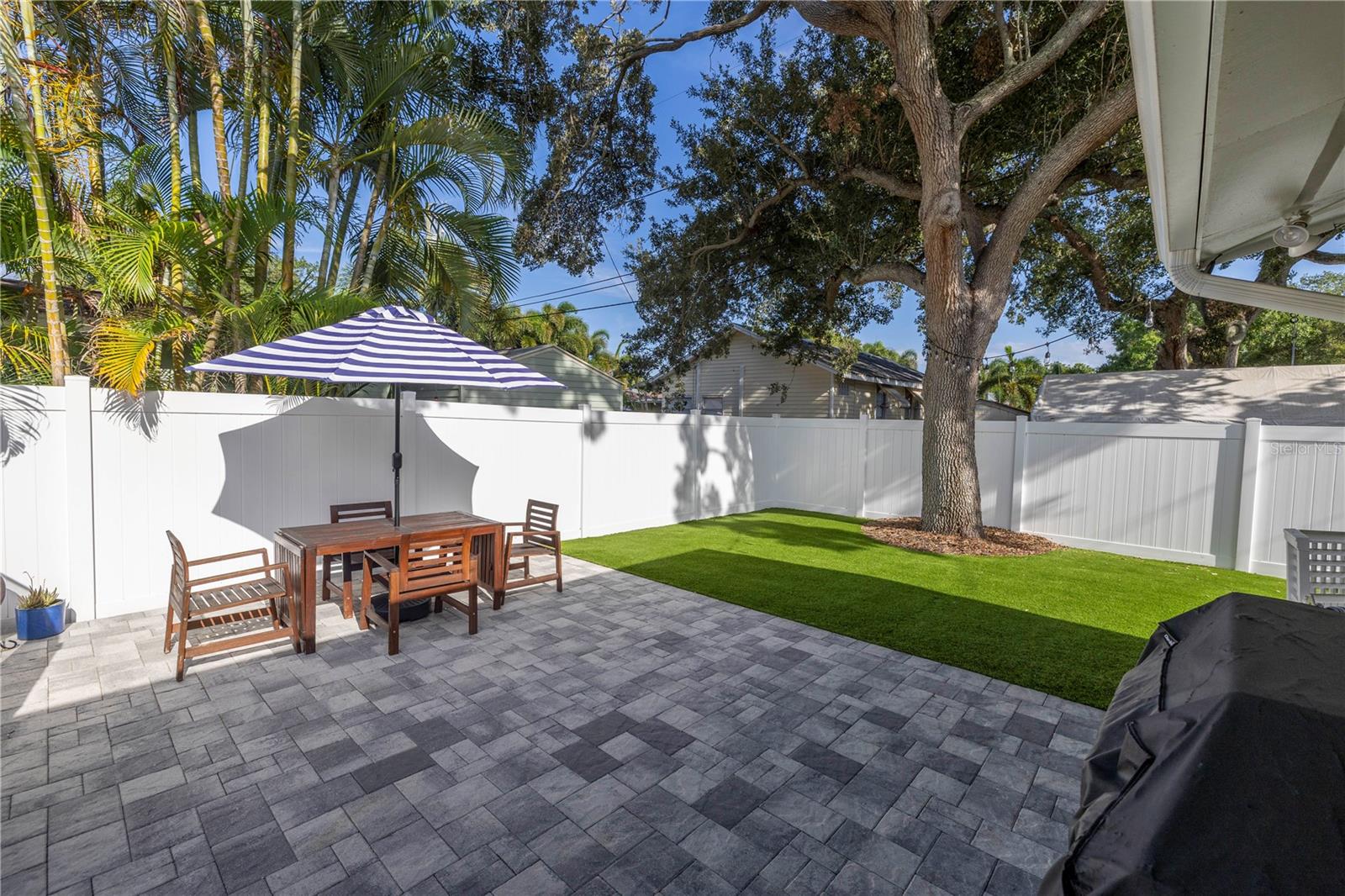 Listing photo id 20 for 140 31st Avenue N