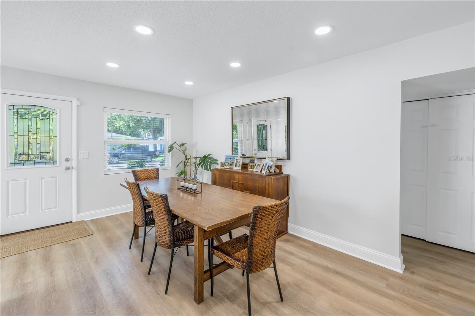 Listing photo id 3 for 140 31st Avenue N