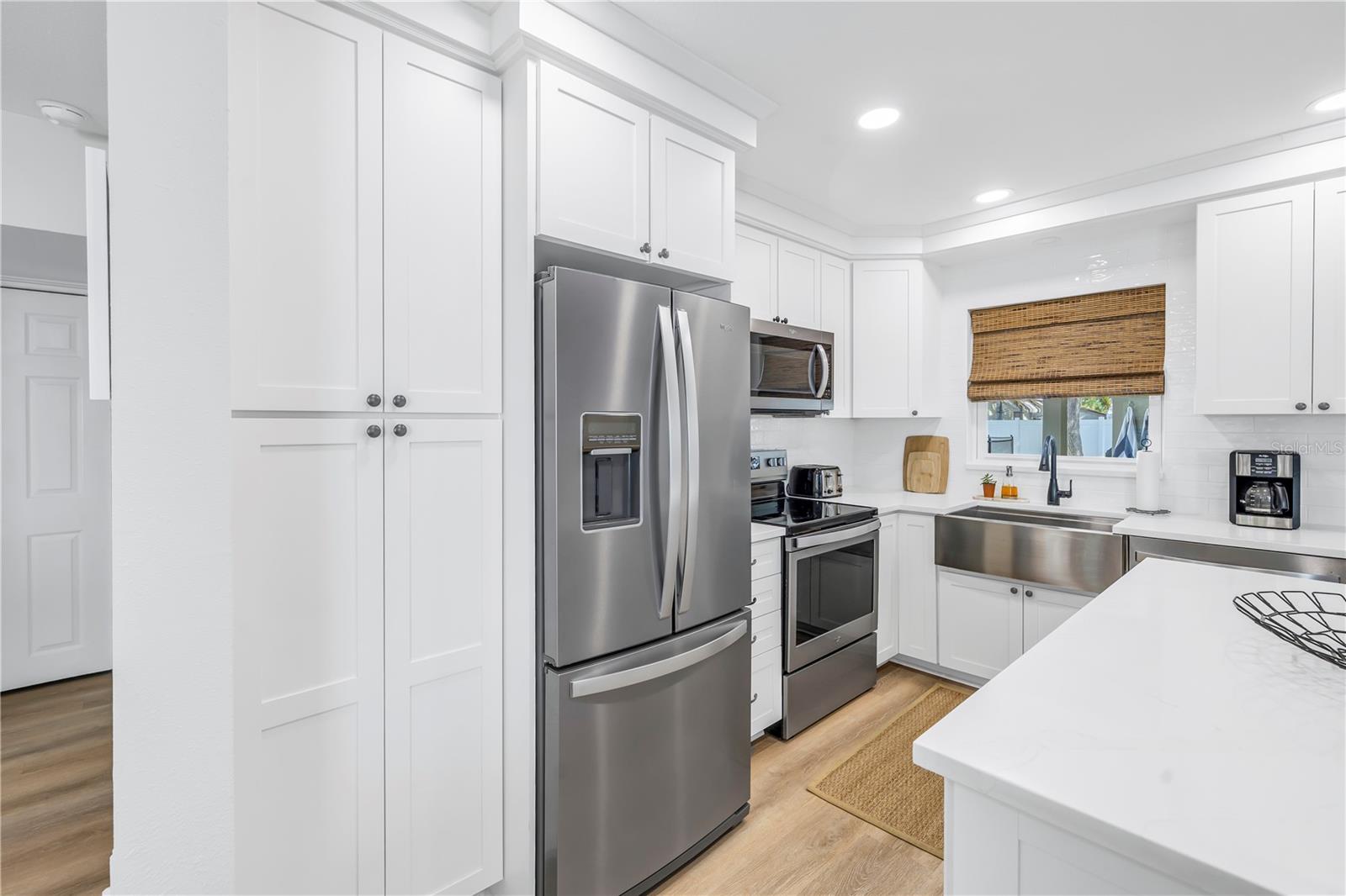 Listing photo id 5 for 140 31st Avenue N