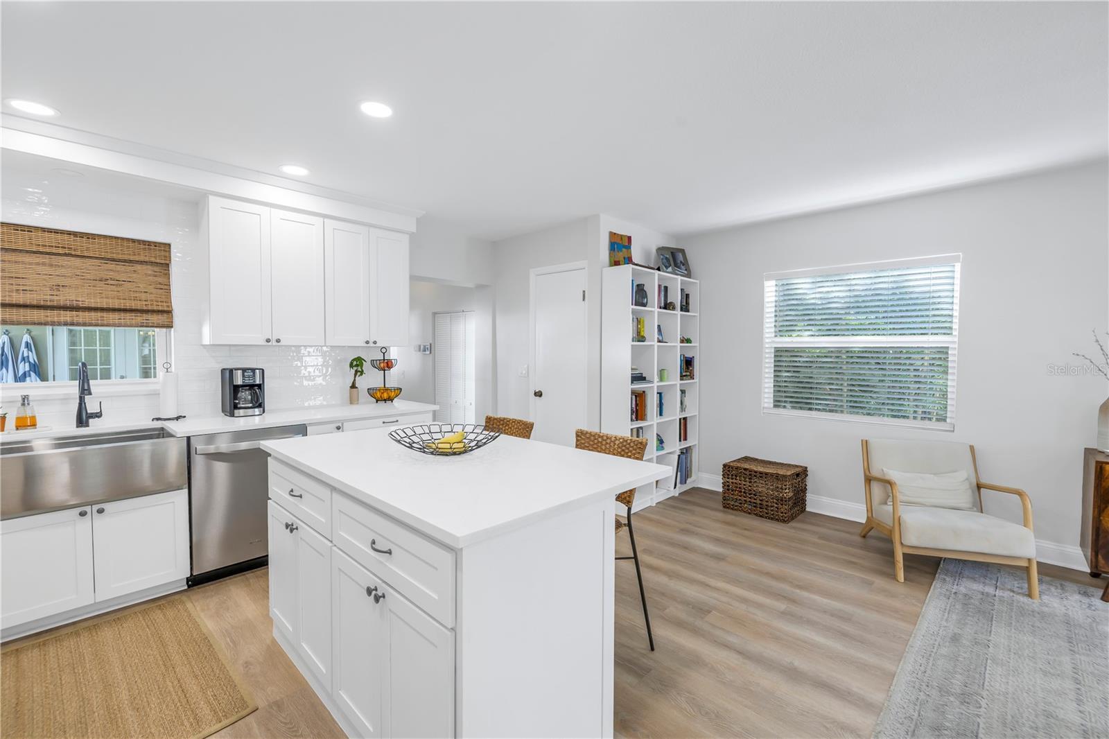 Listing photo id 7 for 140 31st Avenue N