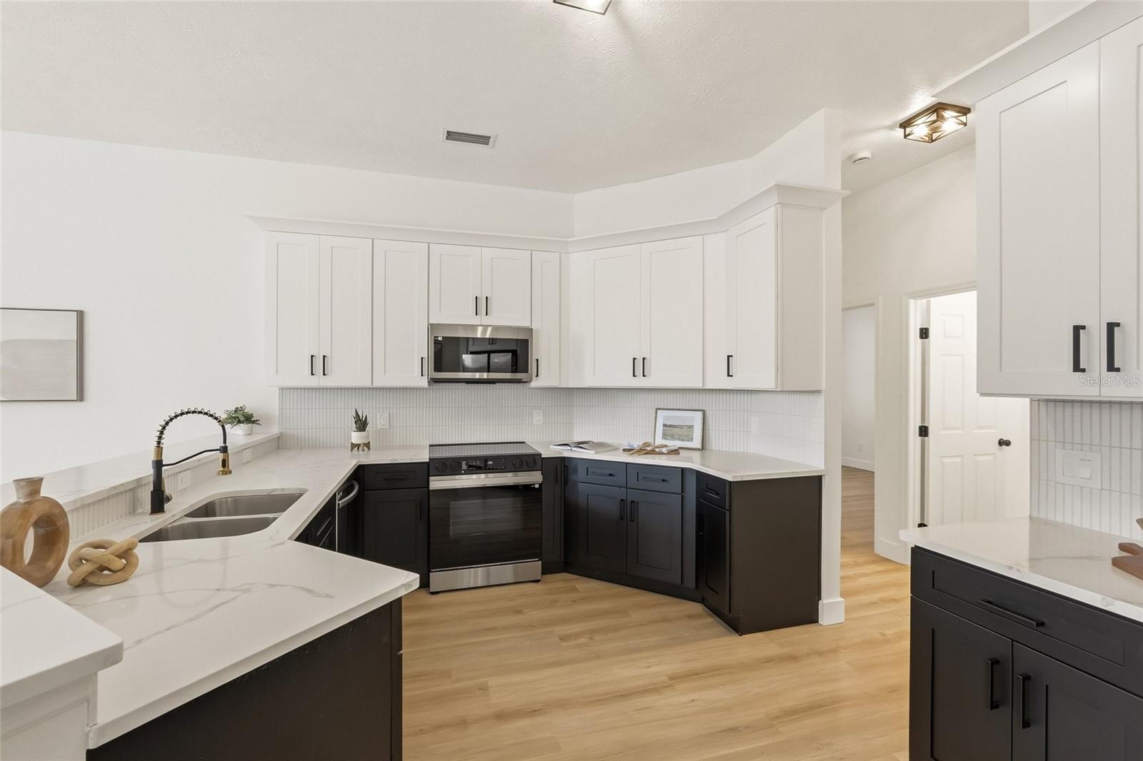 Image 13 of 36 For 2116 Golf Manor Boulevard