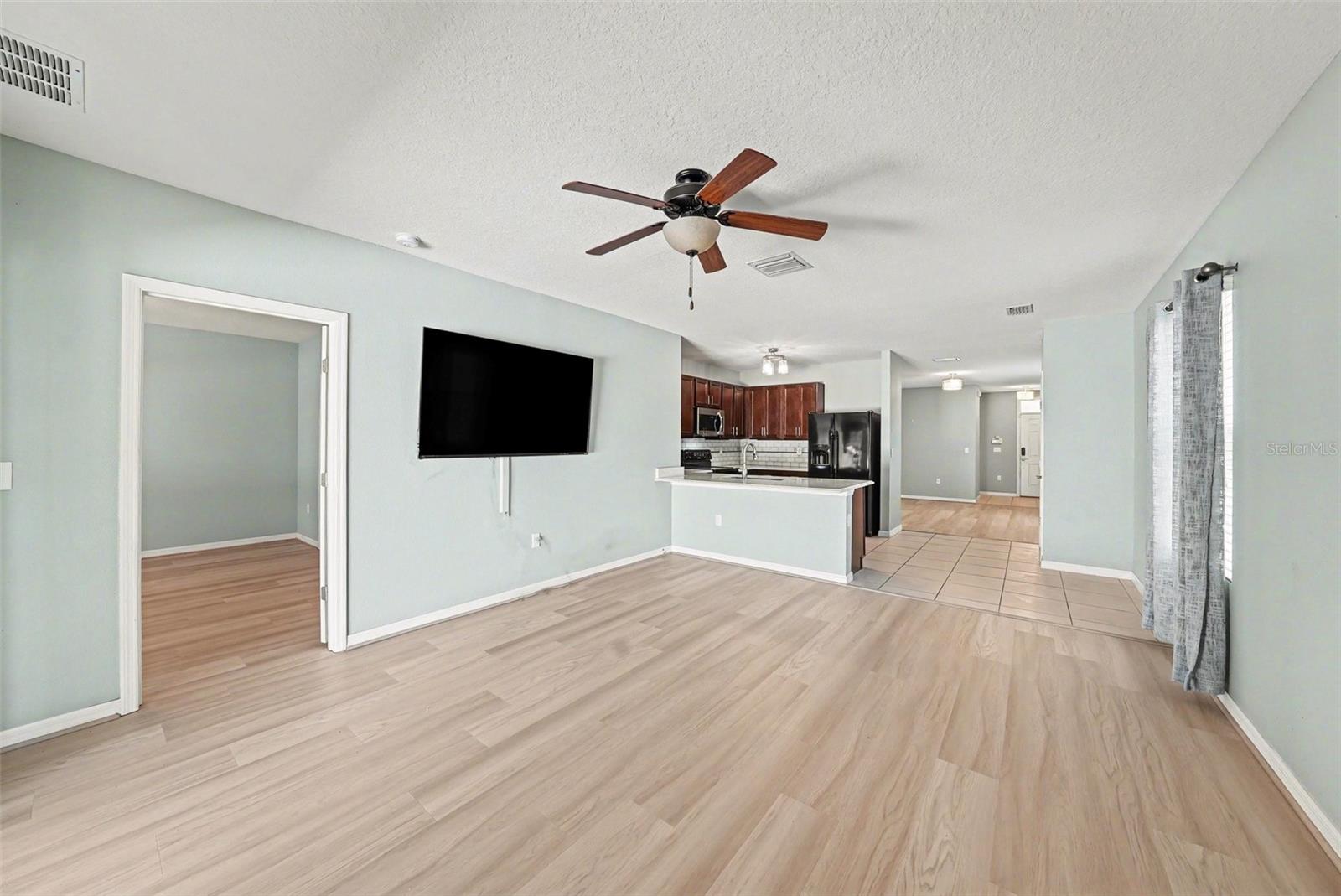 Image 6 of 15 For 813 Wiltonway Drive