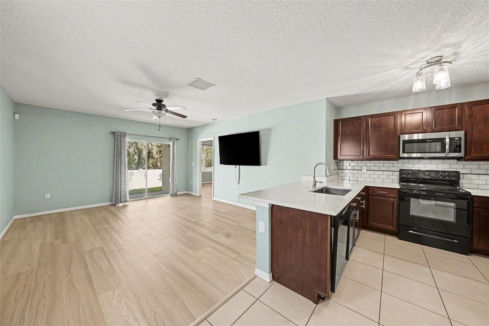 Image 8 of 15 For 813 Wiltonway Drive