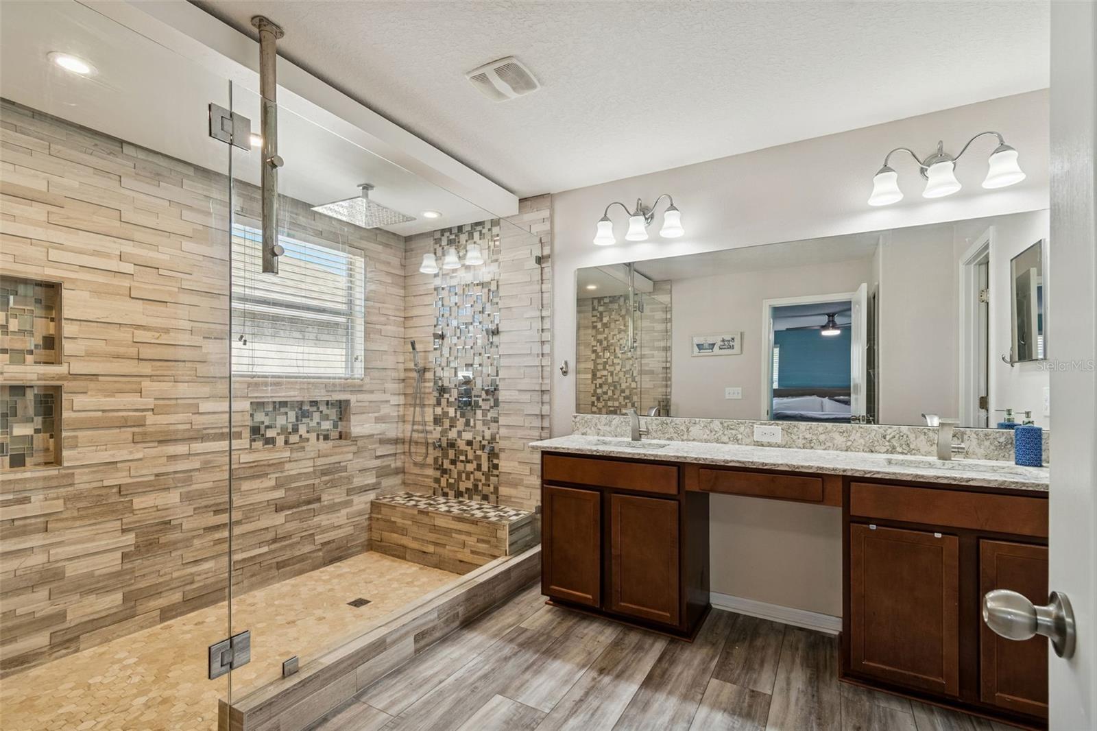 Image 22 of 50 For 3620 Lefays Point