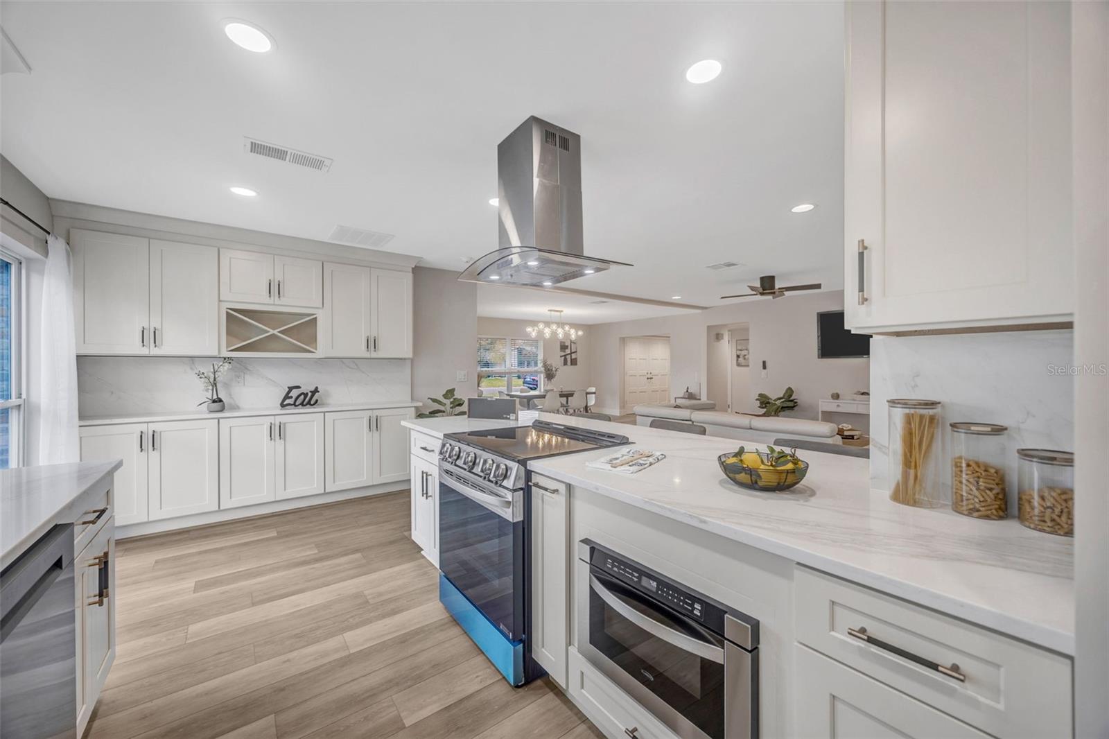 Image 10 of 51 For 10408 Butia Place