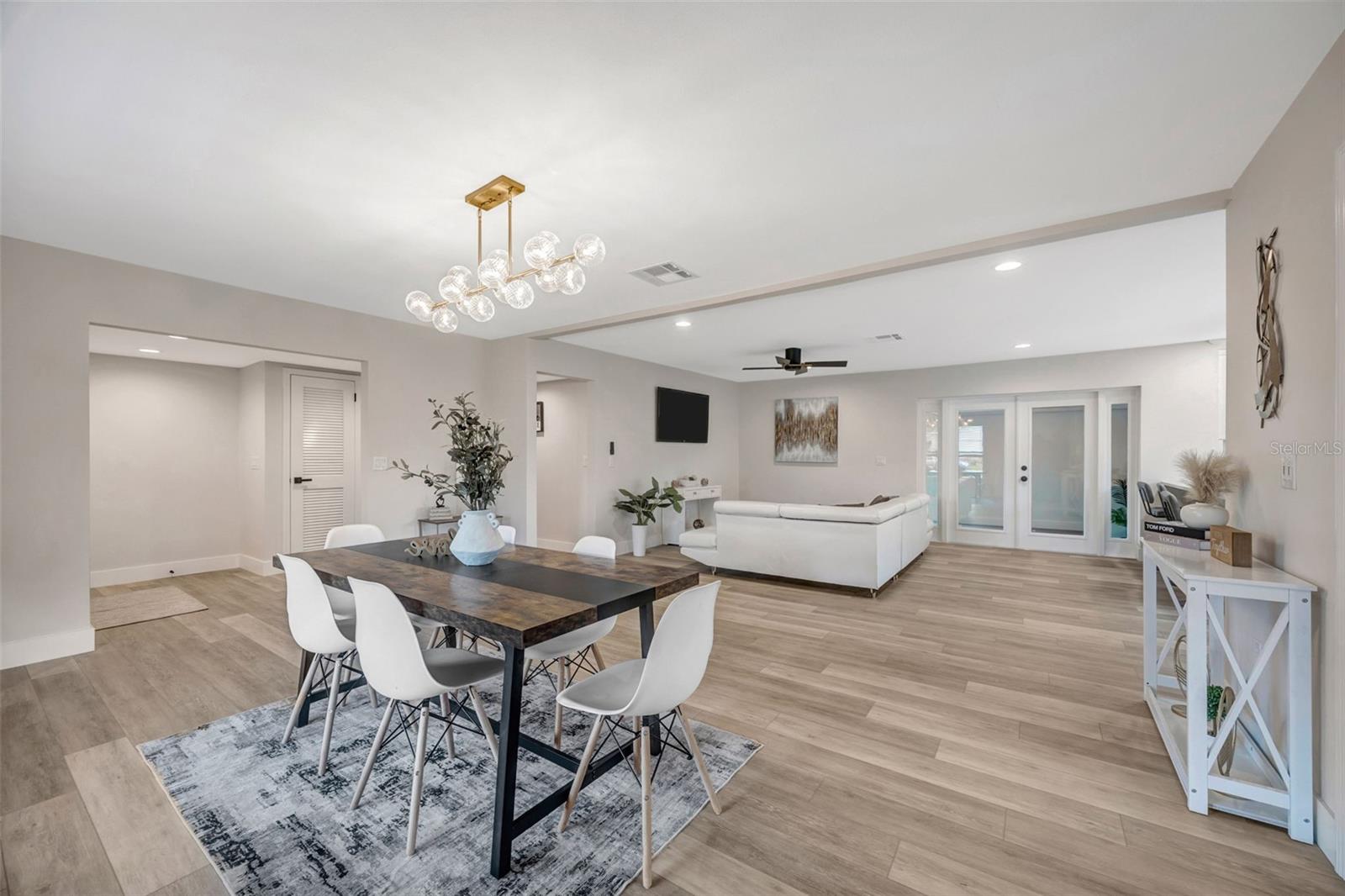 Image 15 of 51 For 10408 Butia Place