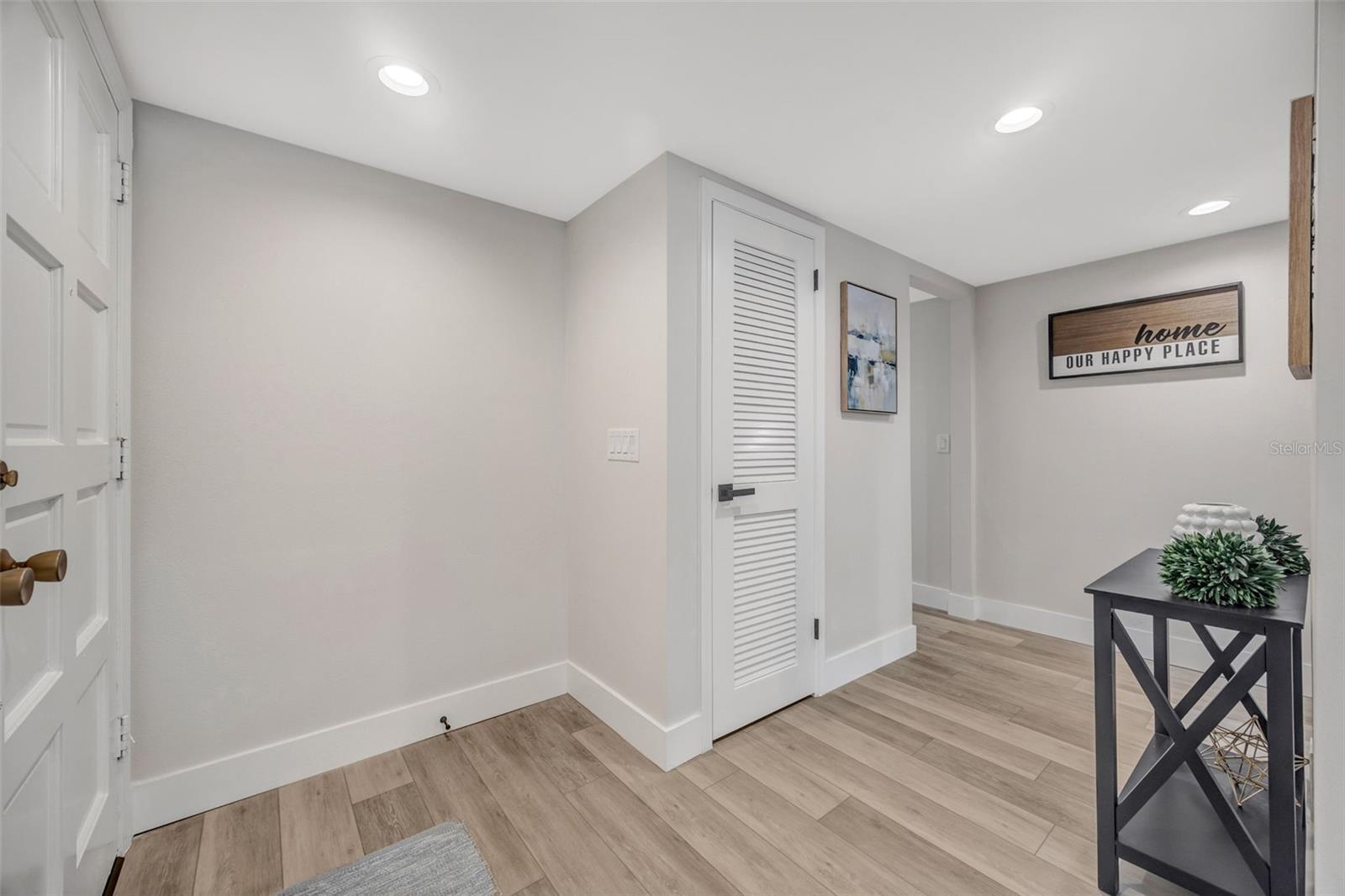 Image 21 of 51 For 10408 Butia Place