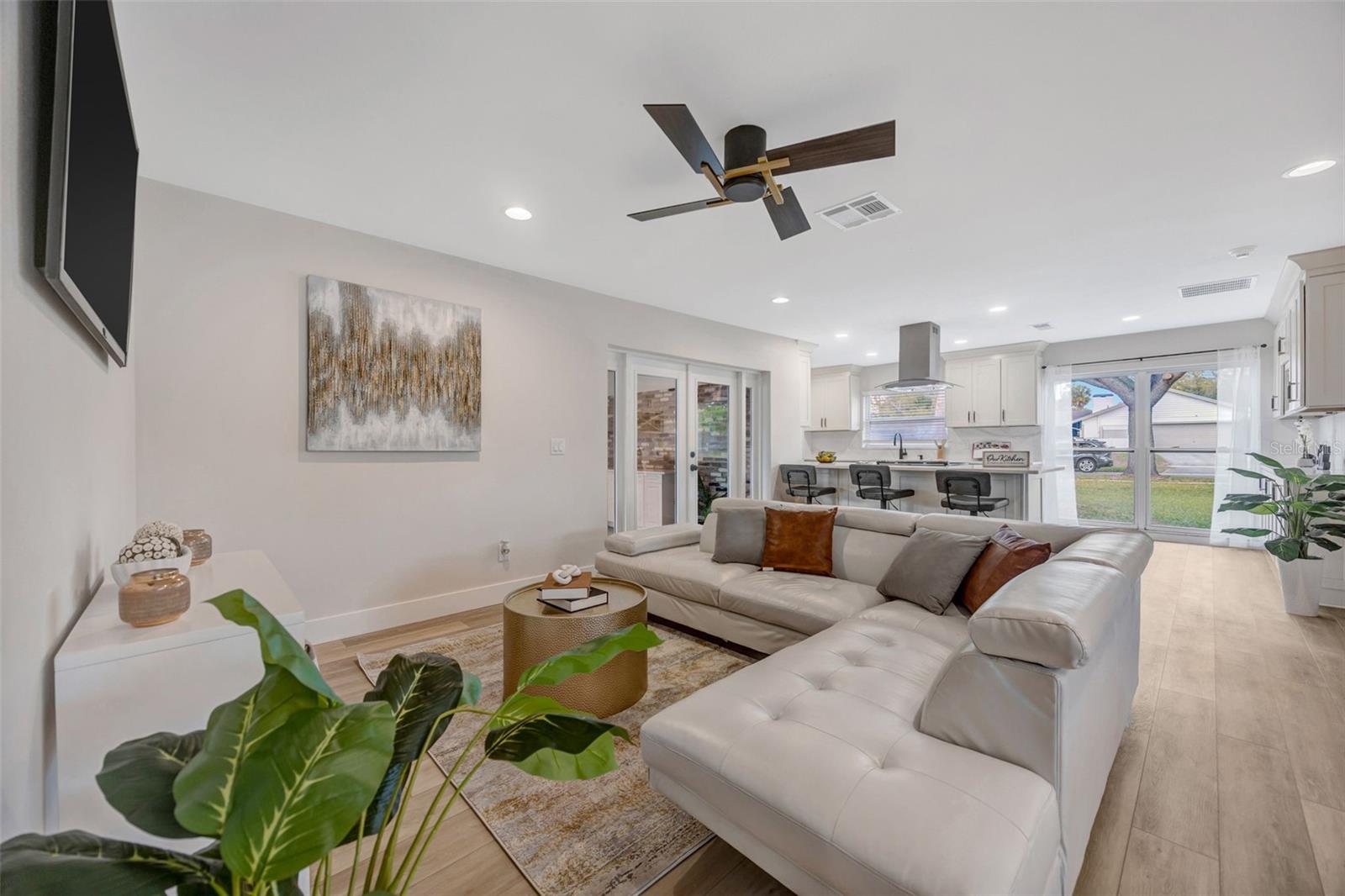 Image 23 of 51 For 10408 Butia Place