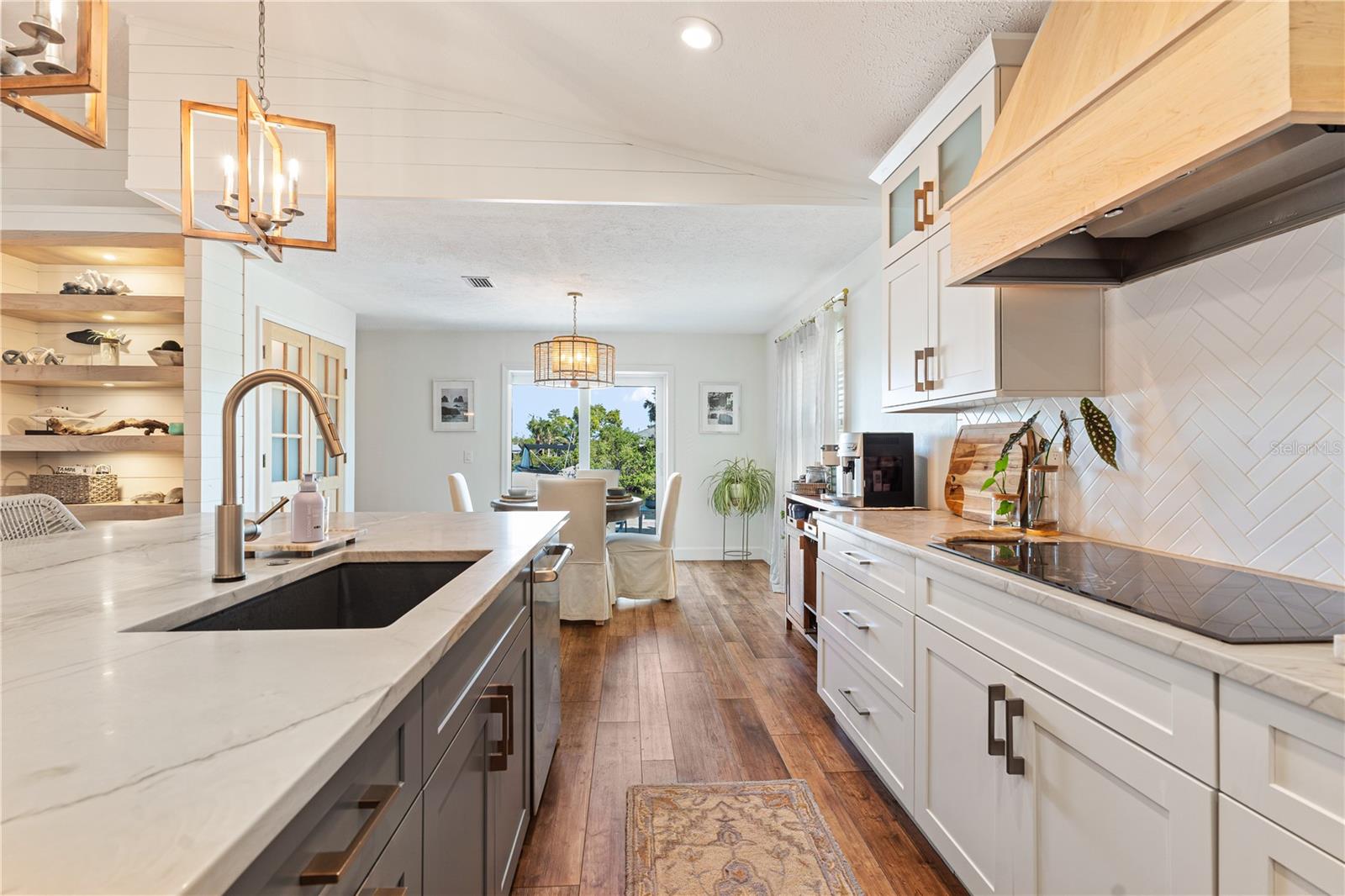 Image 12 of 34 For 6611 Surfside Boulevard