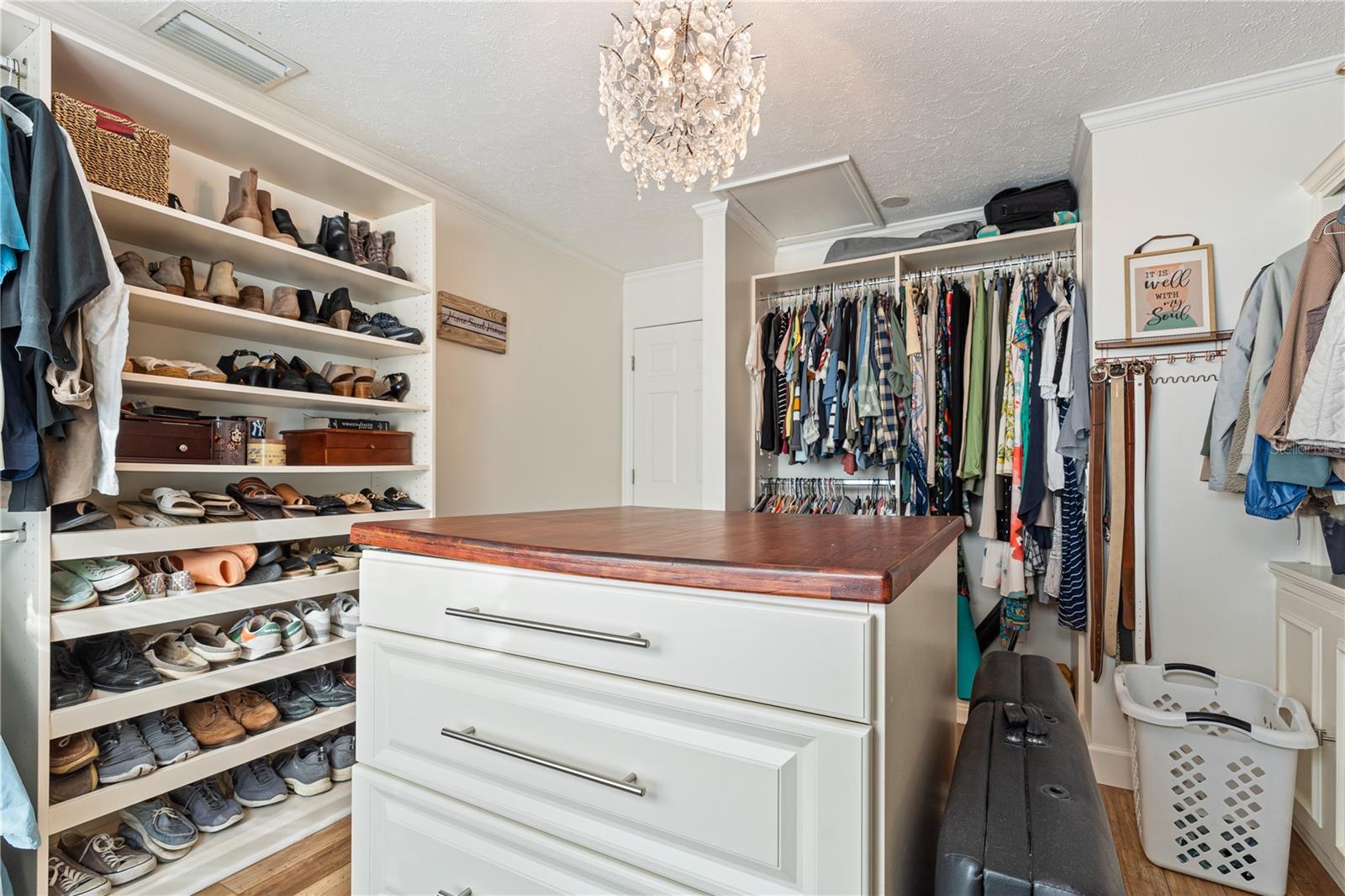 Image 22 of 34 For 6611 Surfside Boulevard