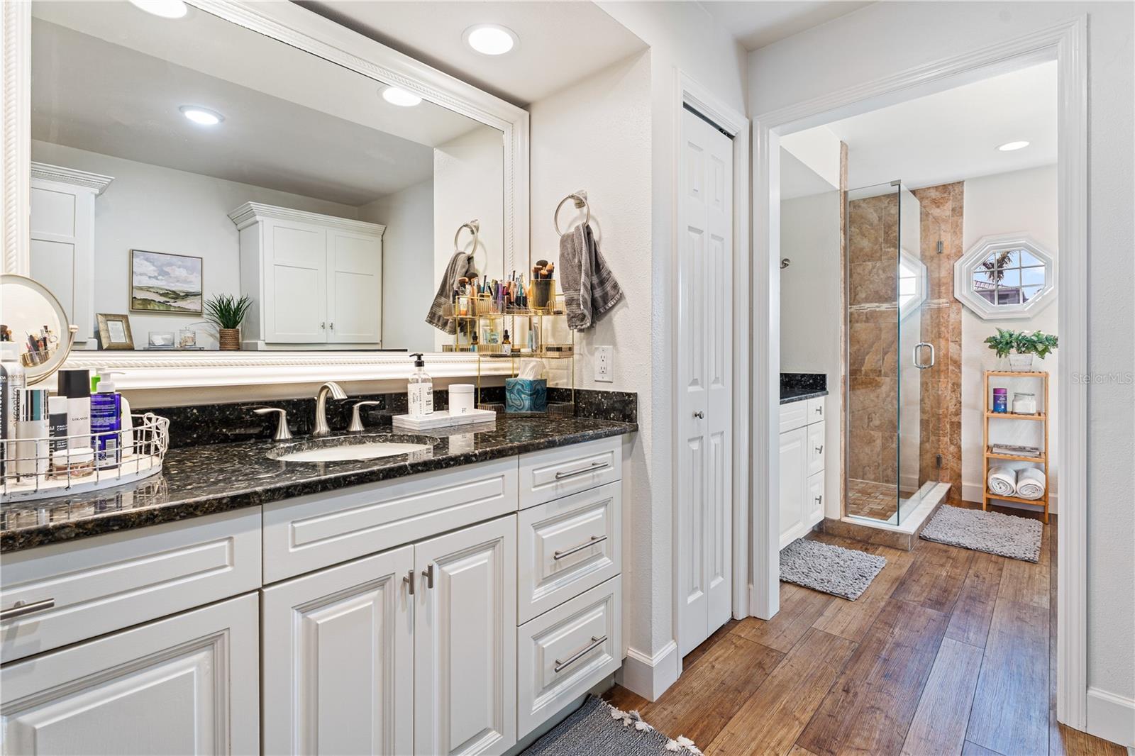 Image 23 of 34 For 6611 Surfside Boulevard