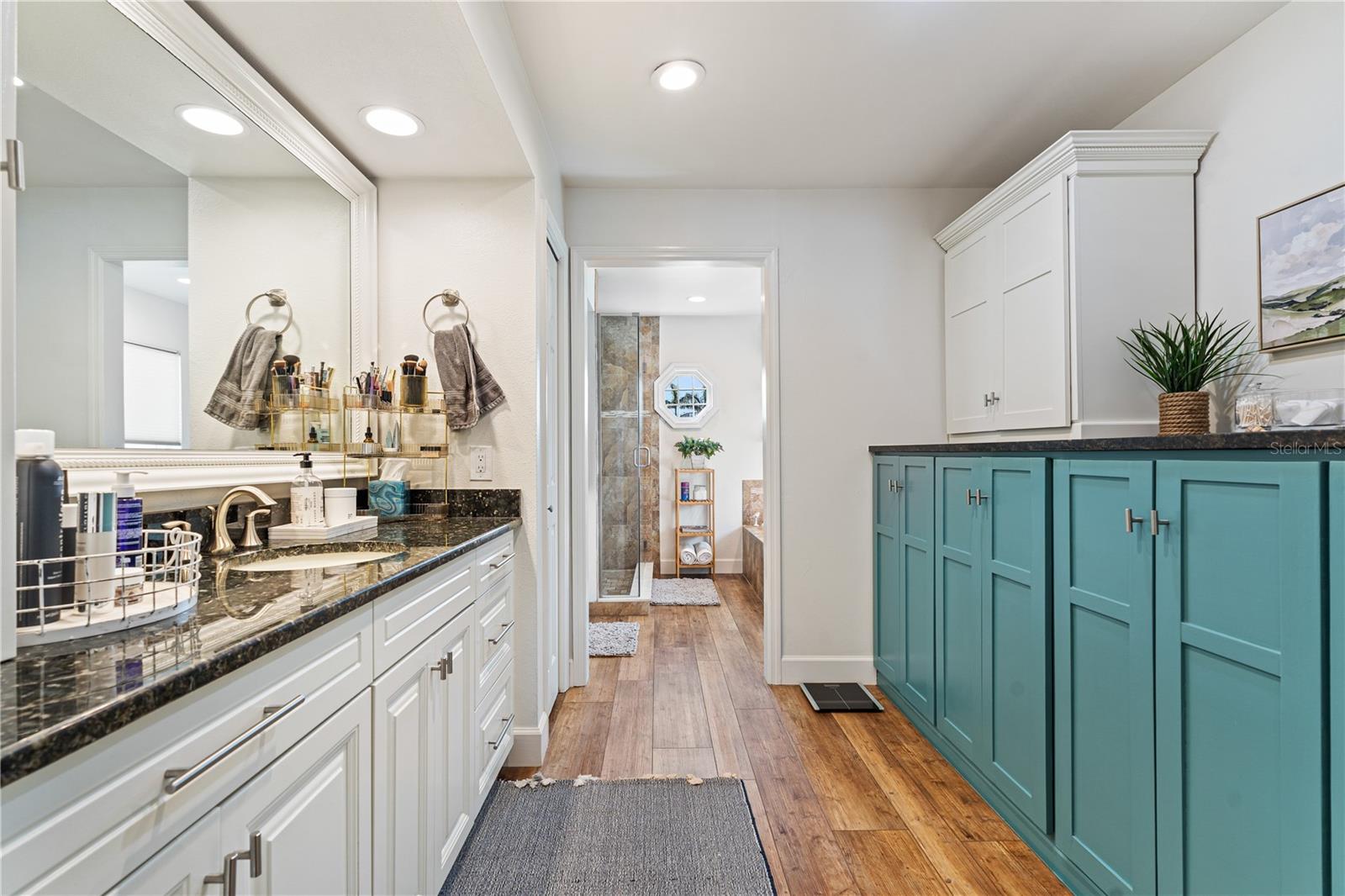 Image 24 of 34 For 6611 Surfside Boulevard