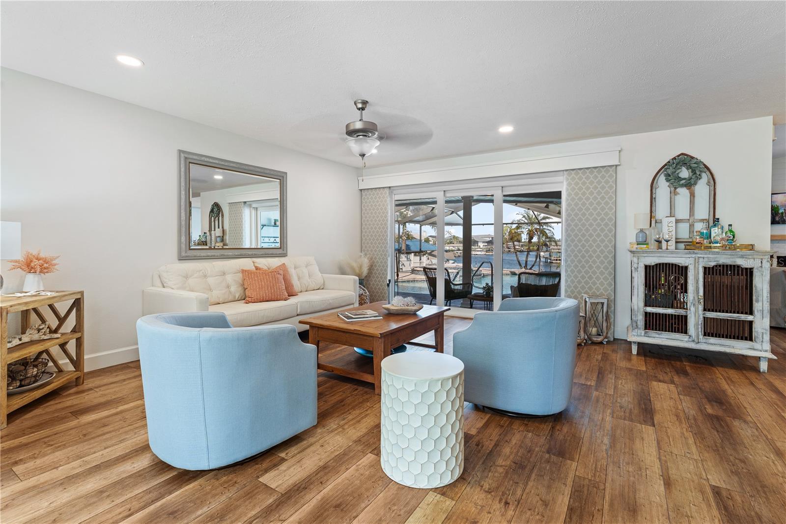 Image 6 of 34 For 6611 Surfside Boulevard