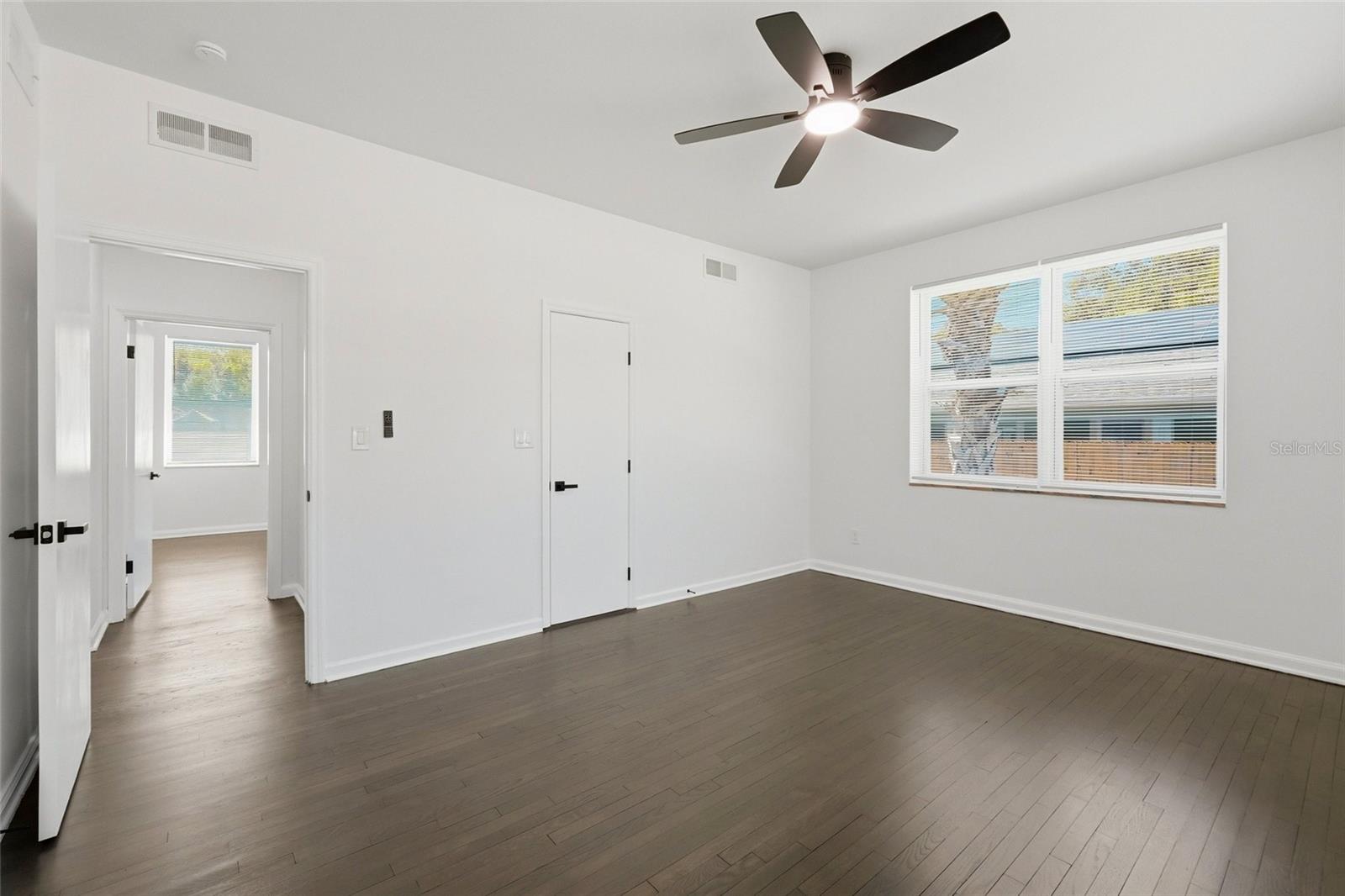 Image 18 of 30 For 913 Genesee Street