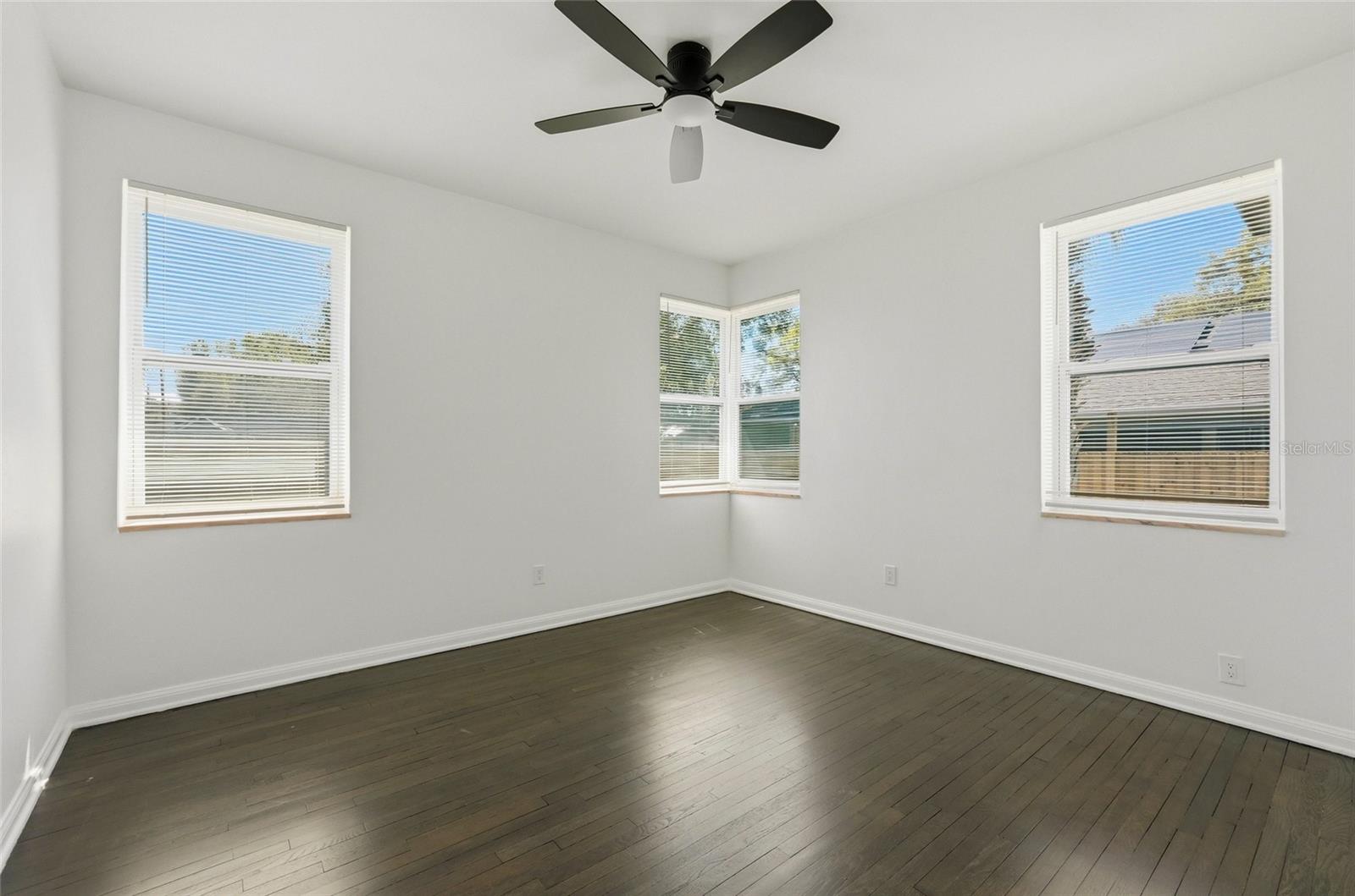 Image 23 of 30 For 913 Genesee Street