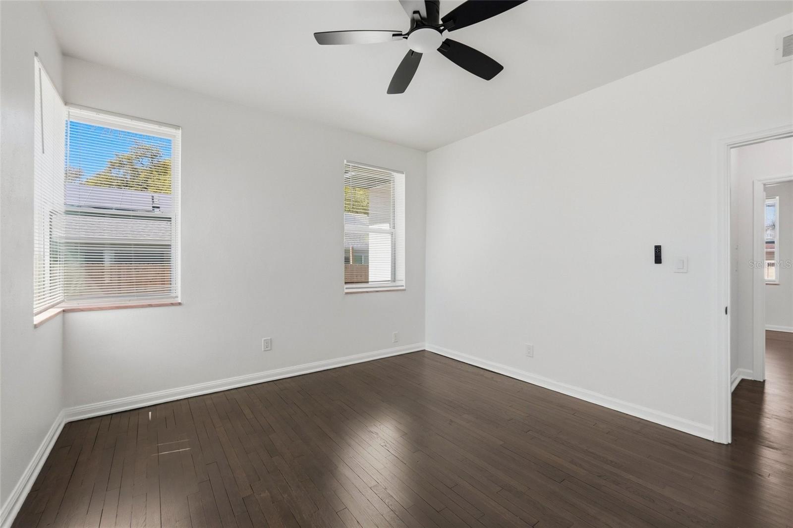 Image 24 of 30 For 913 Genesee Street