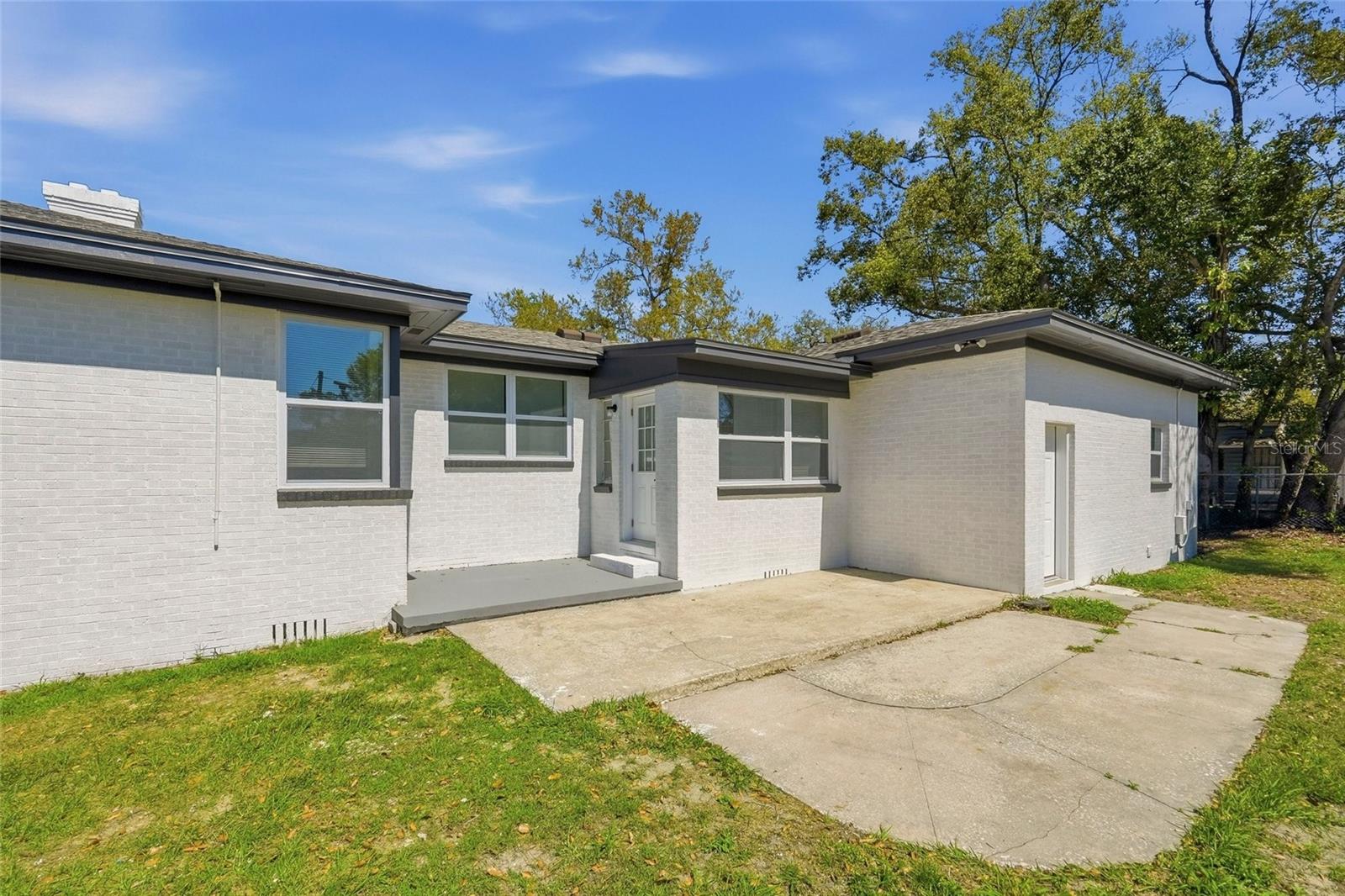 Image 27 of 30 For 913 Genesee Street