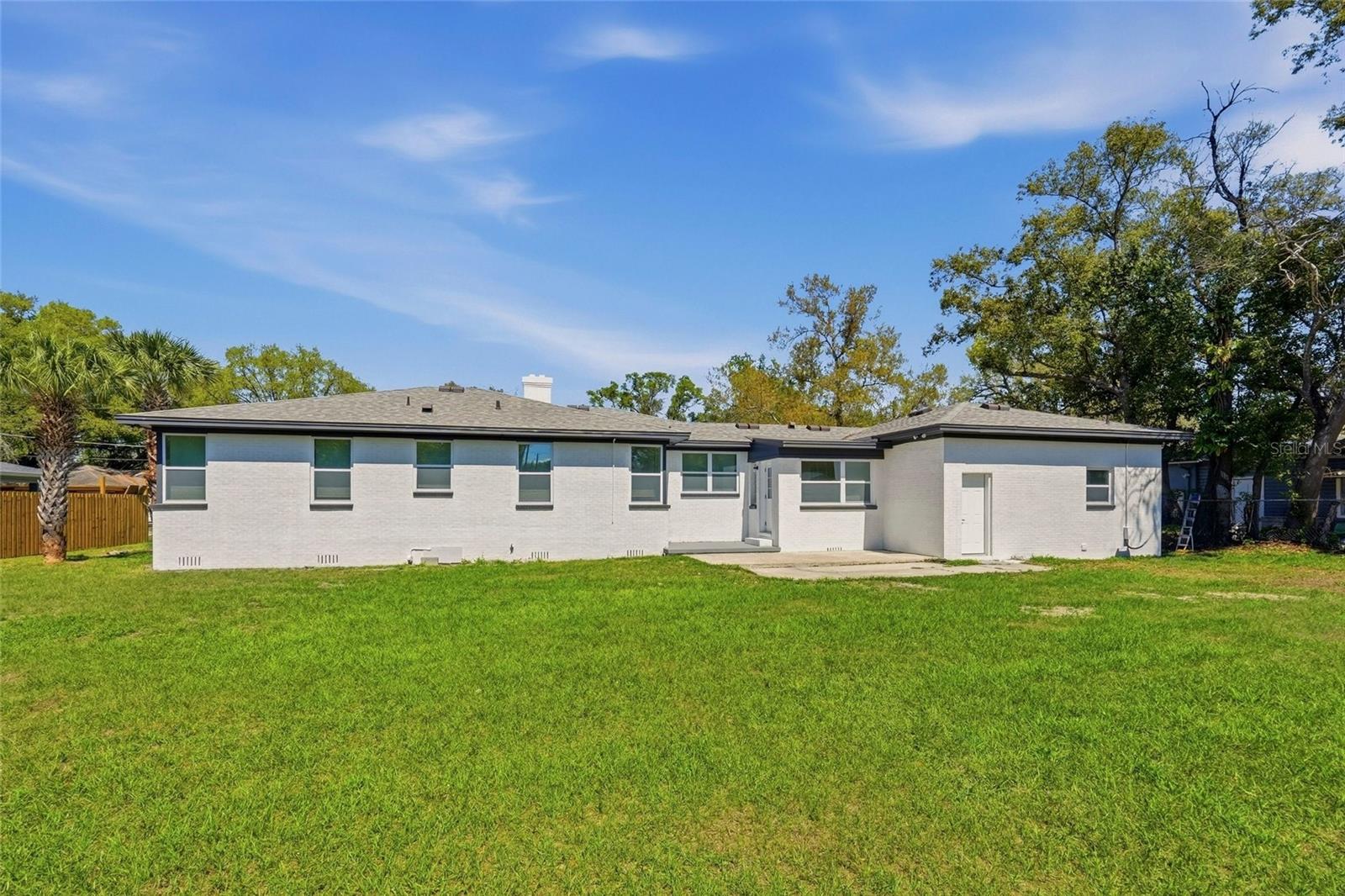 Image 28 of 30 For 913 Genesee Street