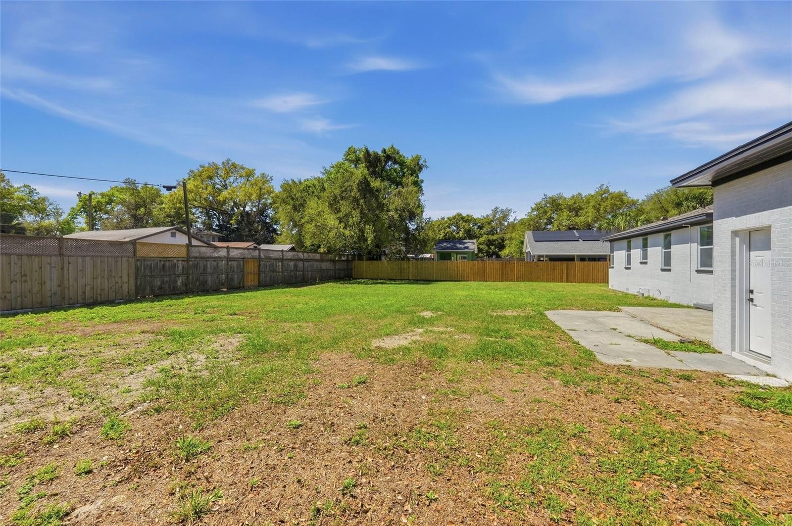 Image 29 of 30 For 913 Genesee Street