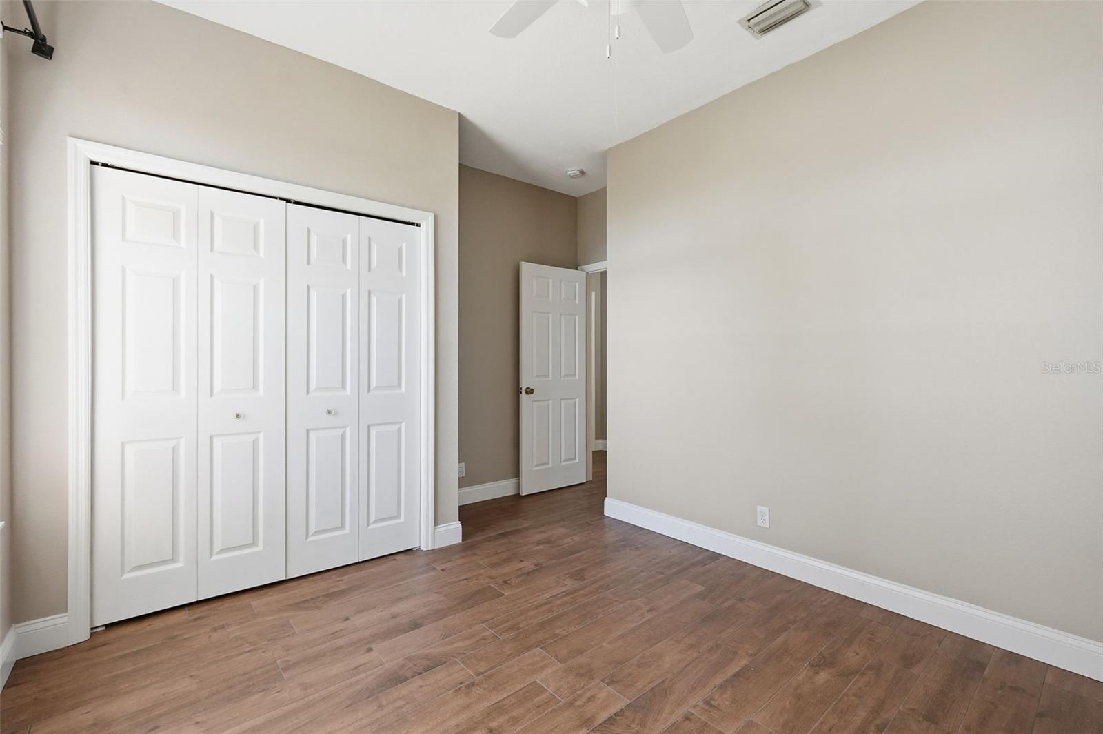 Image 26 of 44 For 1857 Riveredge Drive