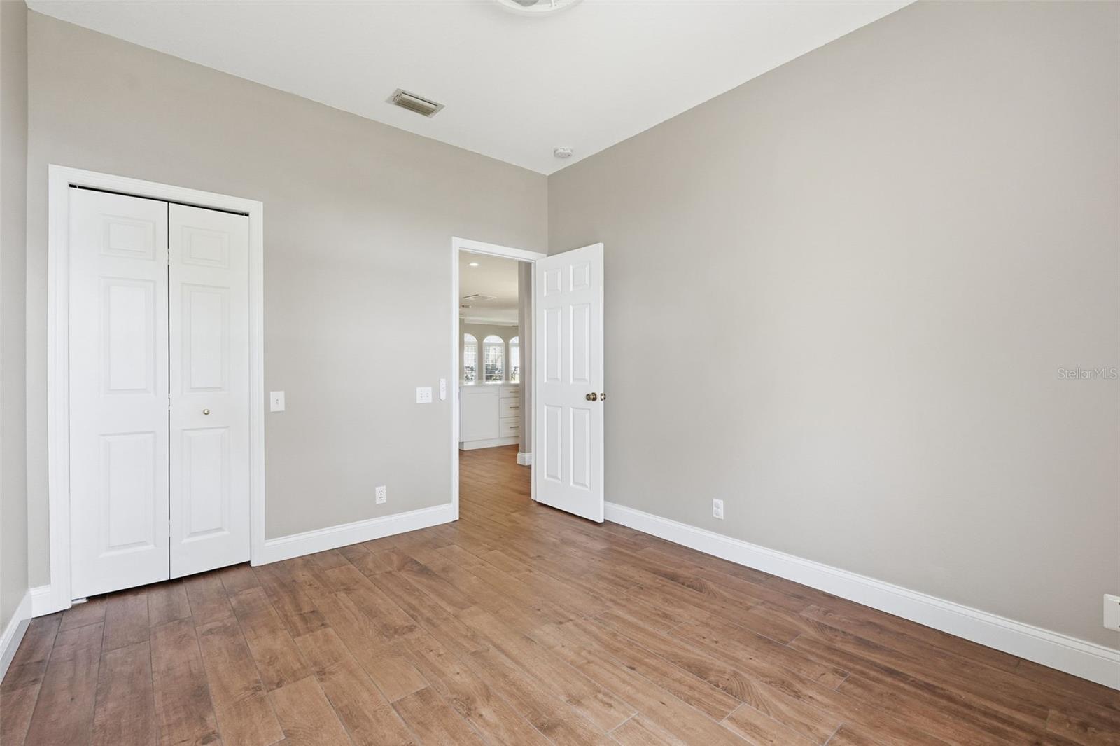 Image 30 of 44 For 1857 Riveredge Drive