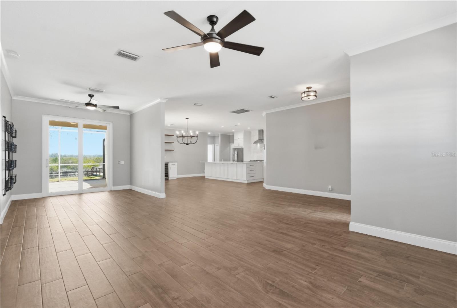 Image 7 of 44 For 1857 Riveredge Drive