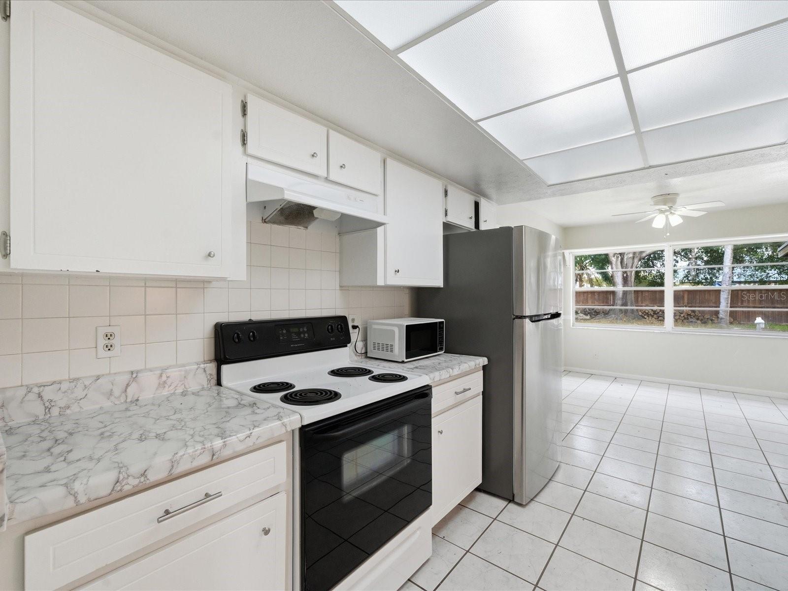 Image 13 of 36 For 13317 Lake George Lane