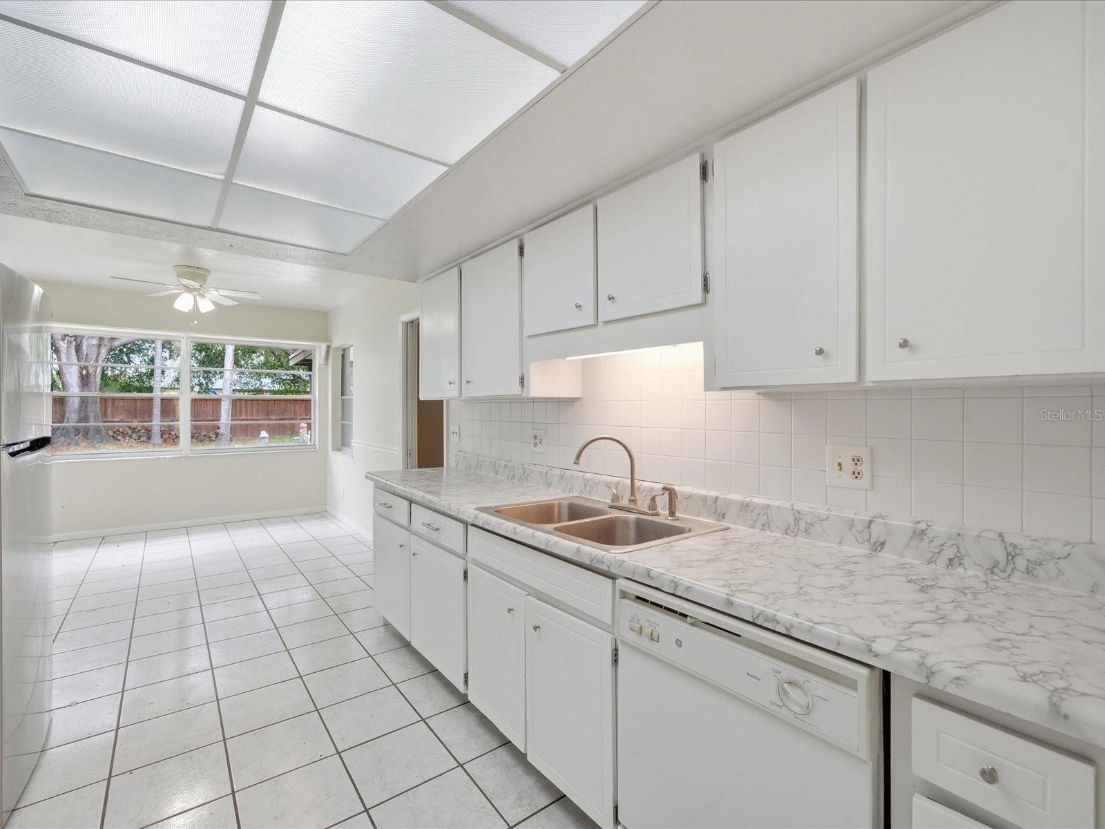 Image 14 of 36 For 13317 Lake George Lane