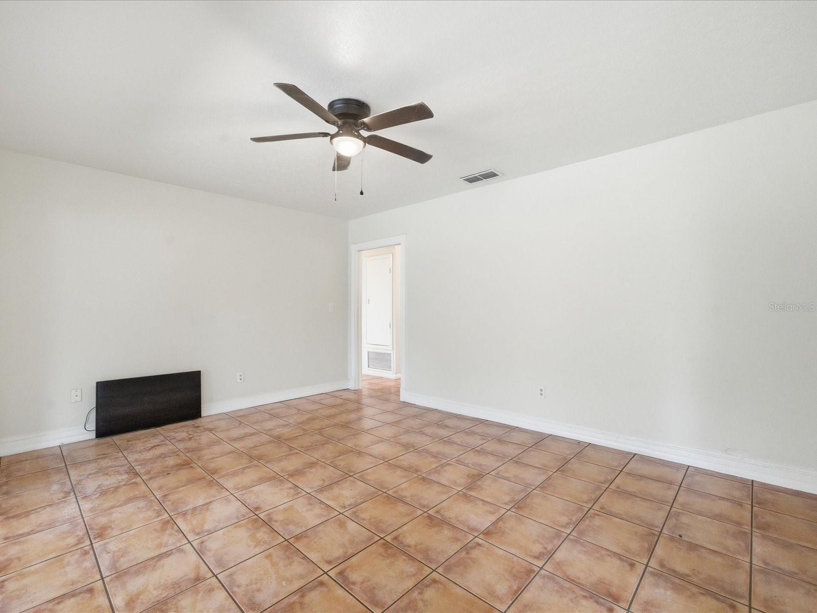 Image 22 of 36 For 13317 Lake George Lane