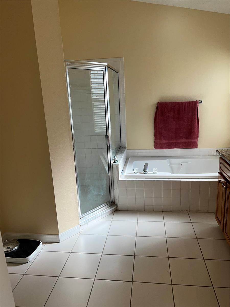 Image 24 of 55 For 387 Tavernier Circle