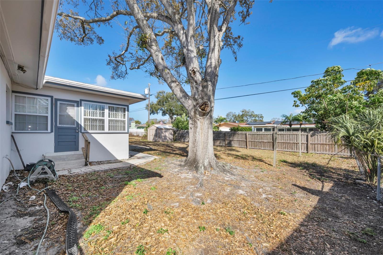 Image 3 of 18 For 1354 Rosery Road Ne