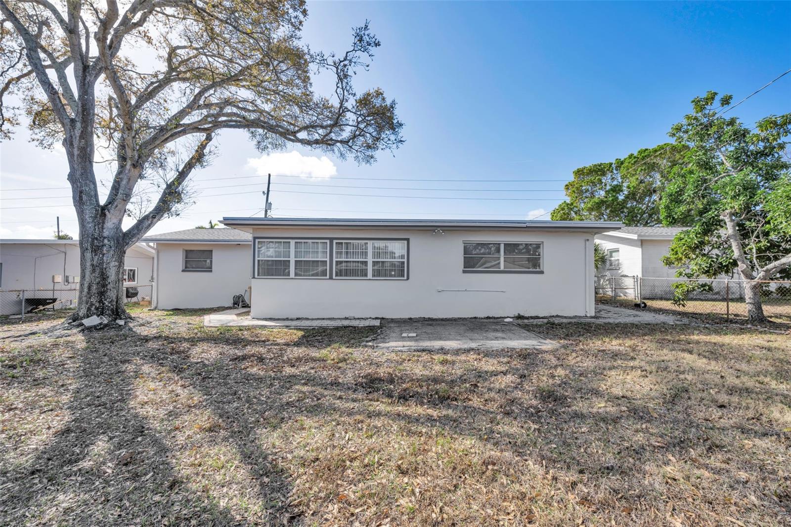 Image 5 of 18 For 1354 Rosery Road Ne