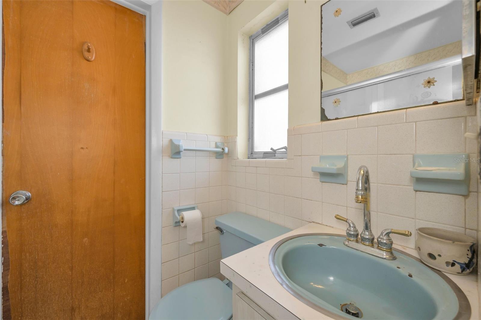 Image 7 of 18 For 1354 Rosery Road Ne