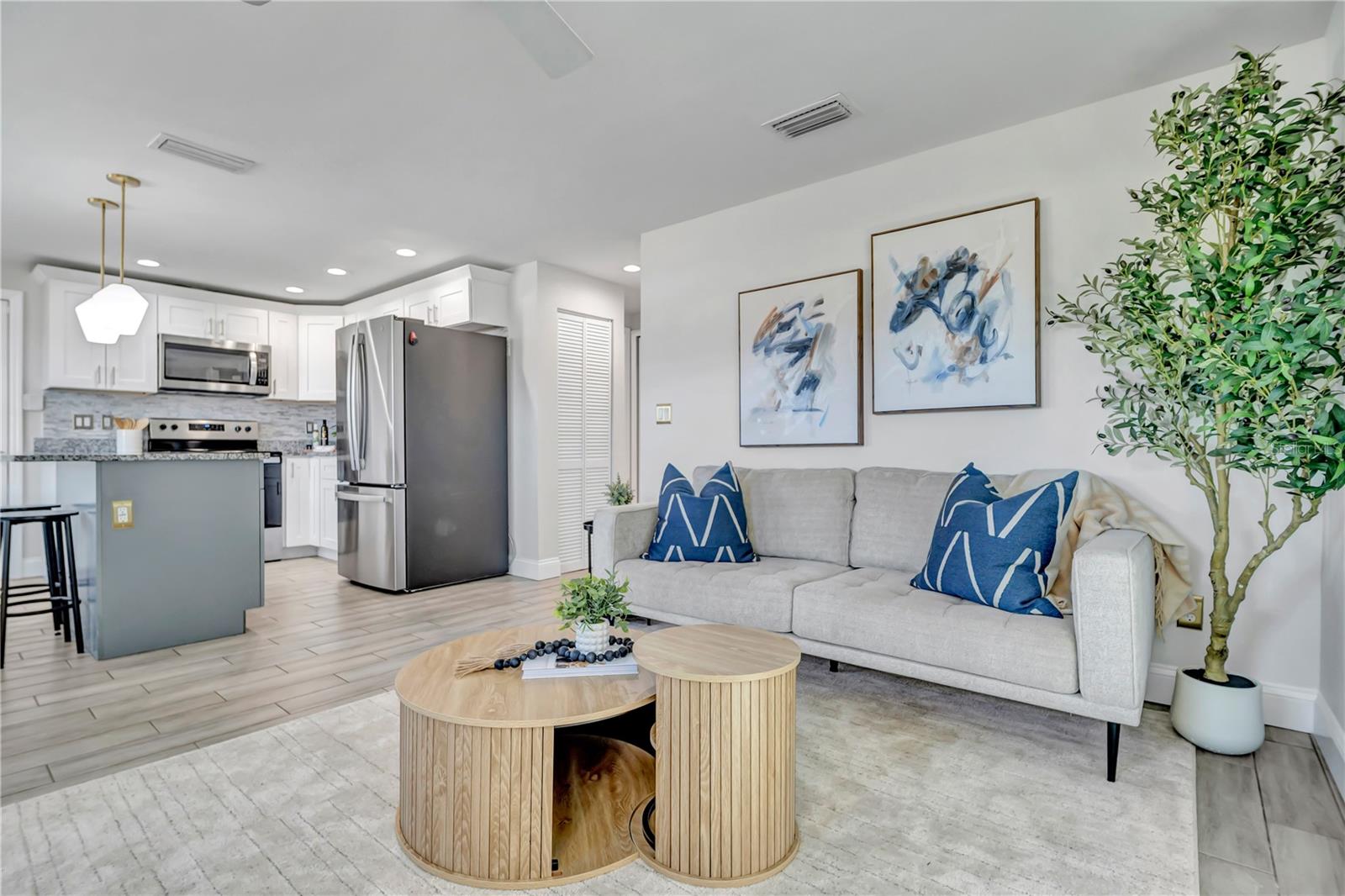 Image 5 of 20 For 6510 Chelsea Street