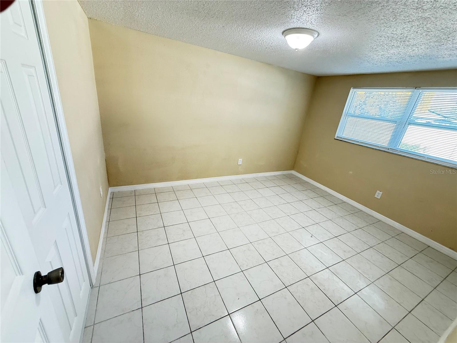 Image 15 of 22 For 9800 Pocono Street