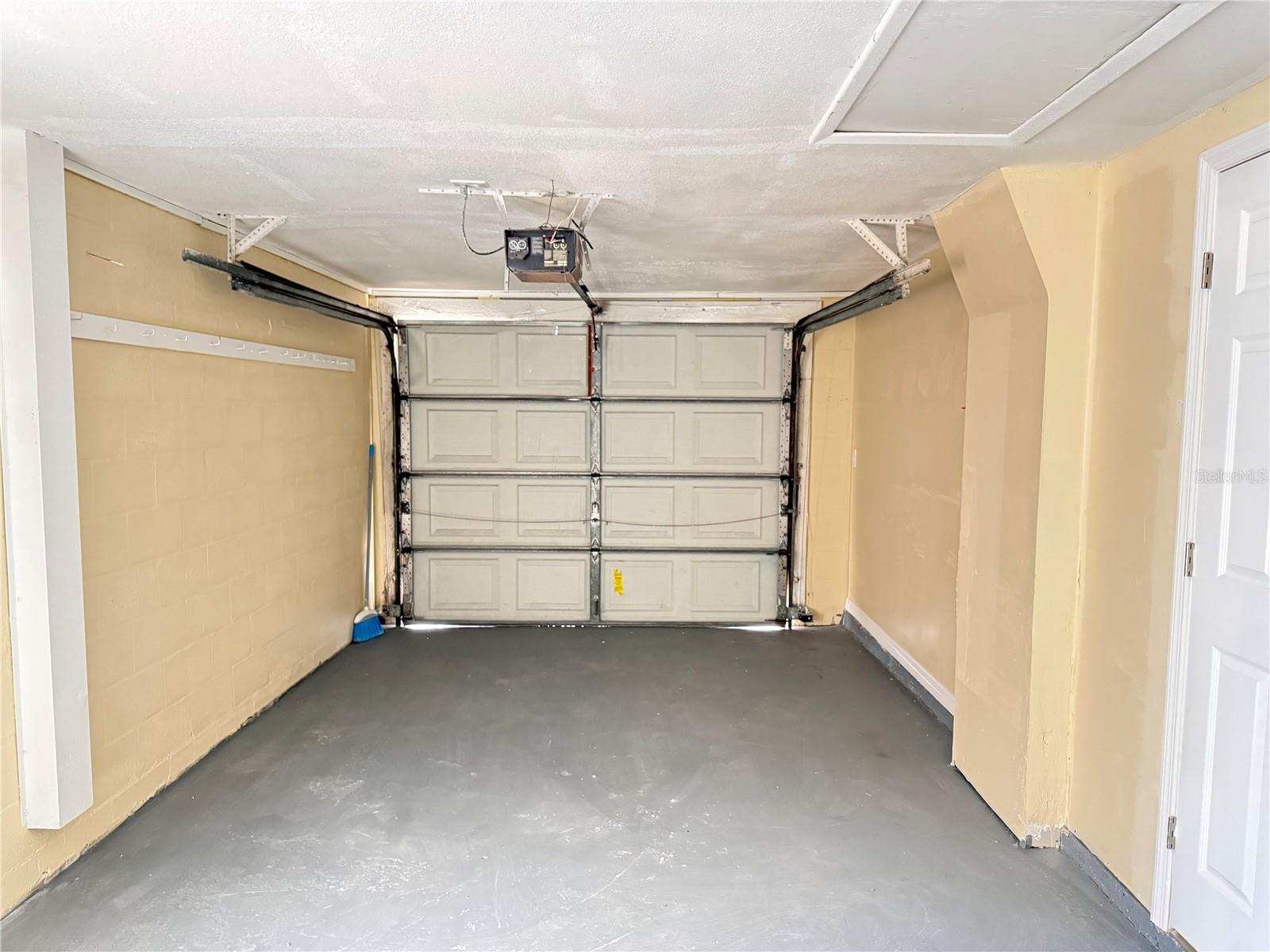 Image 18 of 22 For 9800 Pocono Street