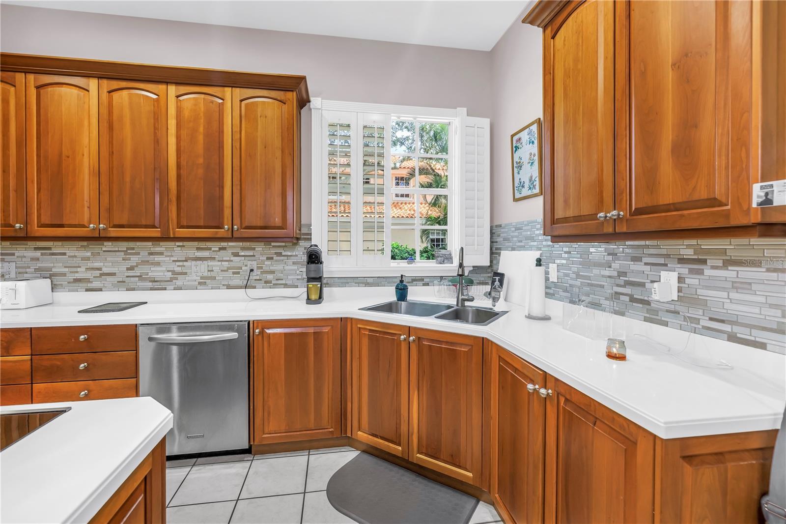 Image 16 of 45 For 4930 Sandpiper Lane S