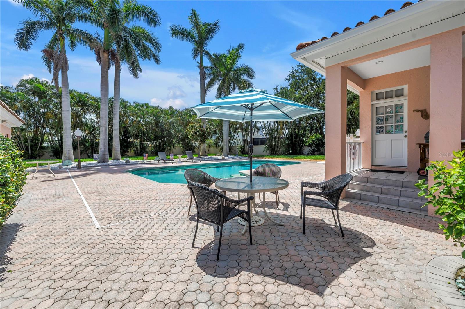 Image 24 of 45 For 4930 Sandpiper Lane S