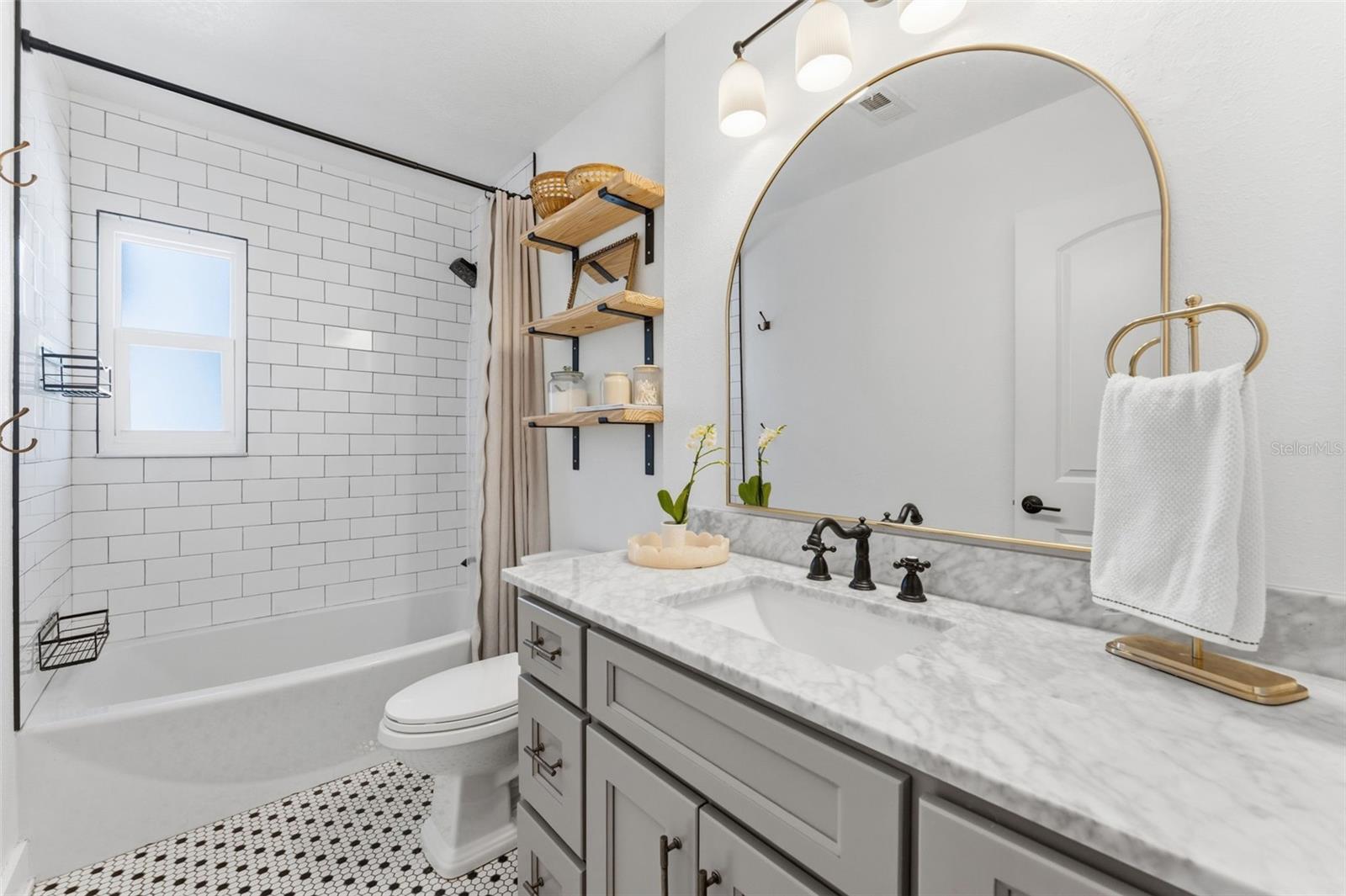 Image 31 of 51 For 3910 Paxton Avenue