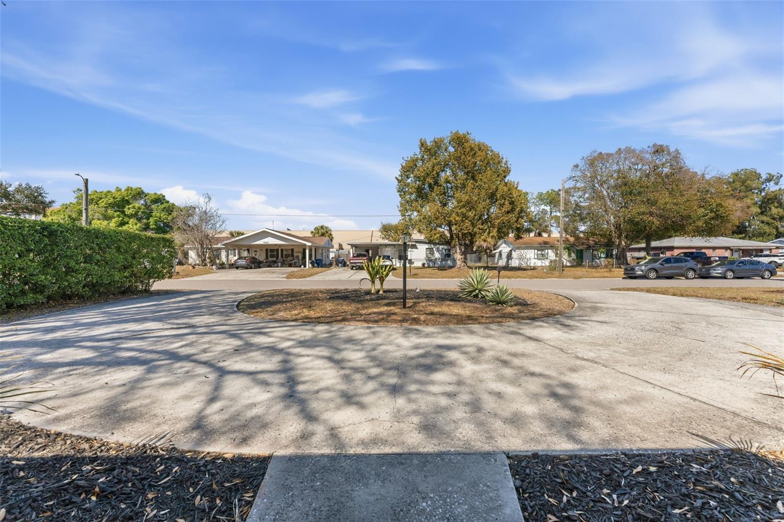 Image 4 of 51 For 3910 Paxton Avenue