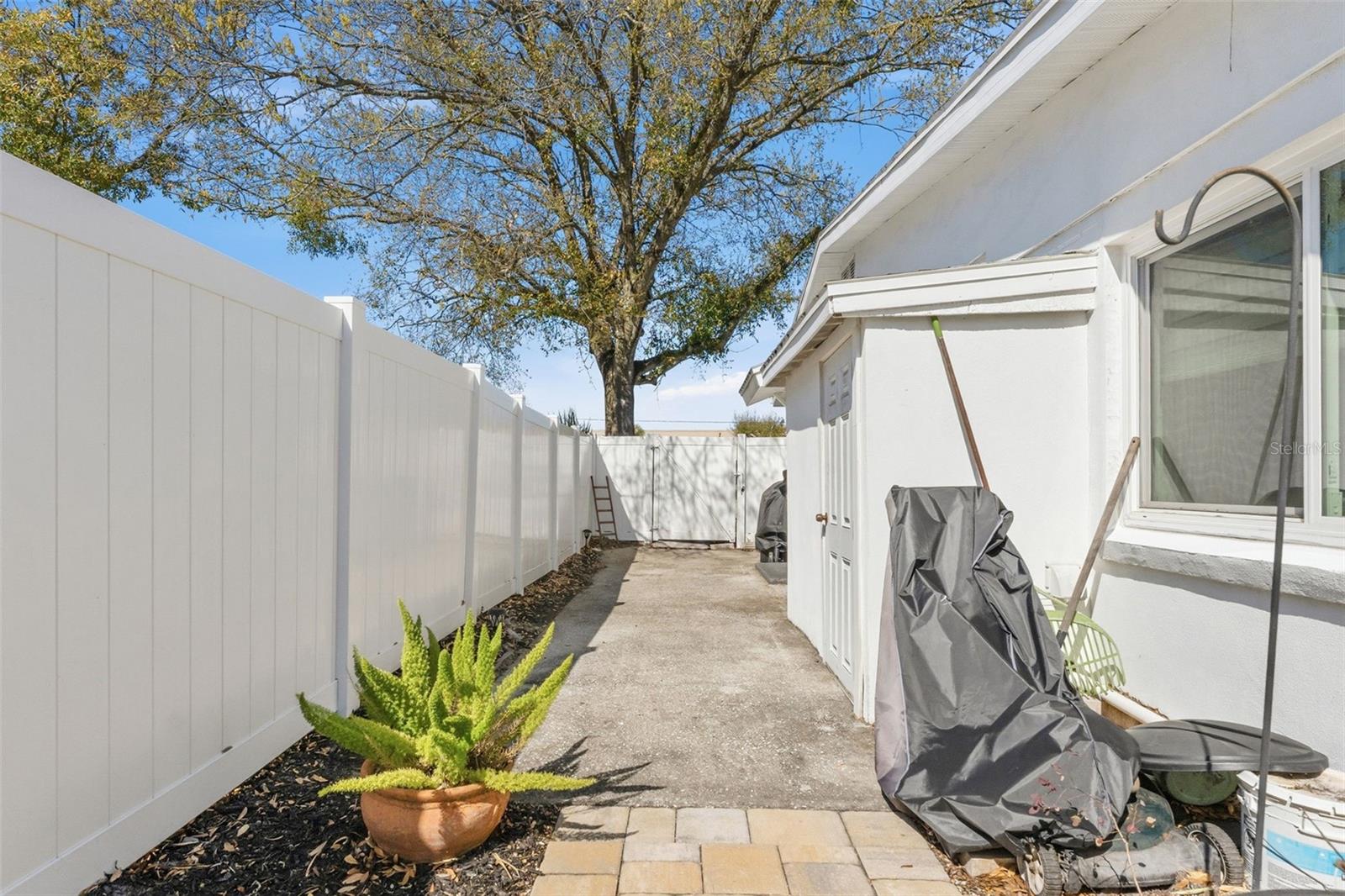 Image 43 of 51 For 3910 Paxton Avenue