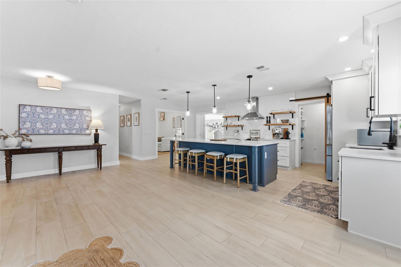 Image 6 of 51 For 3910 Paxton Avenue