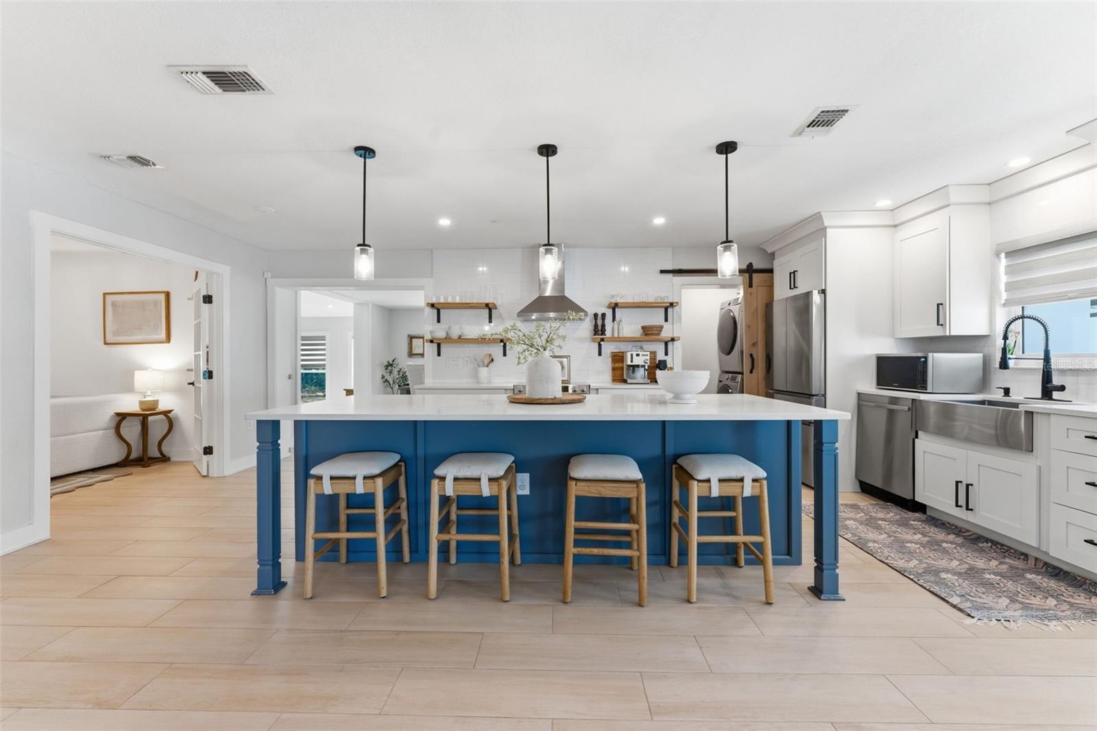 Image 7 of 51 For 3910 Paxton Avenue