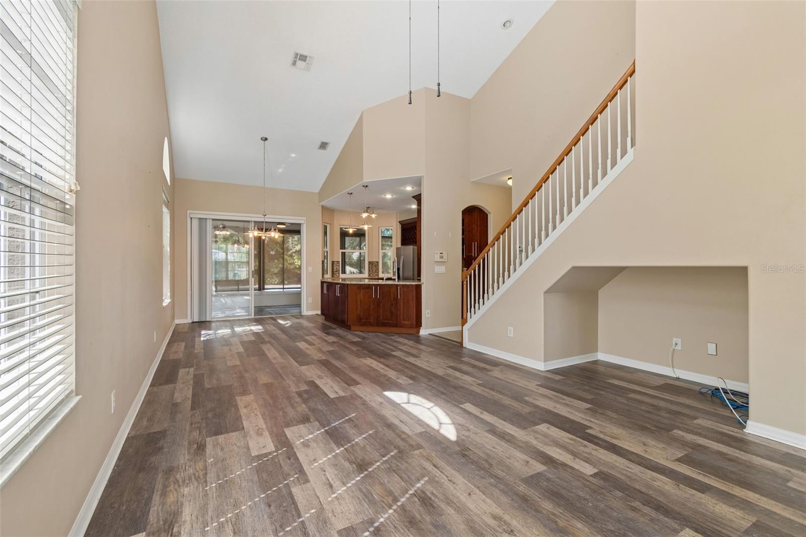 Image 10 of 86 For 461 Briland Street