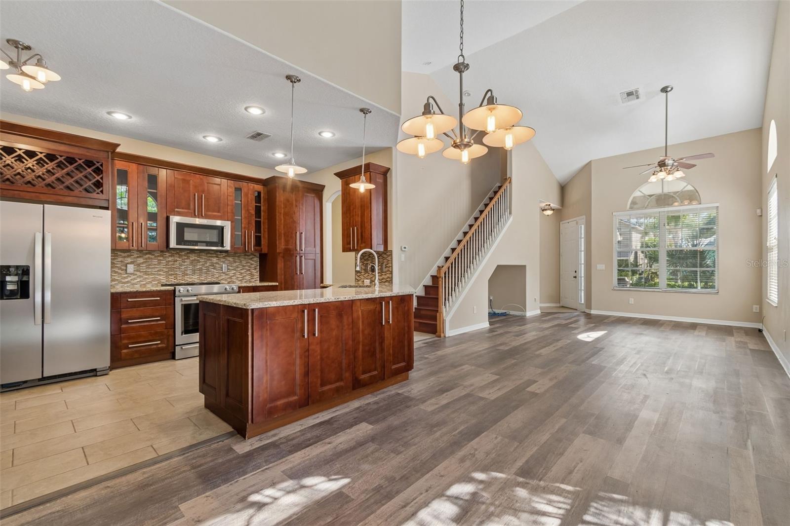 Image 16 of 86 For 461 Briland Street