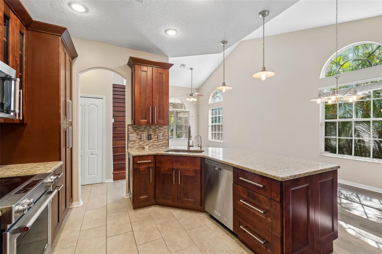 Image 21 of 86 For 461 Briland Street